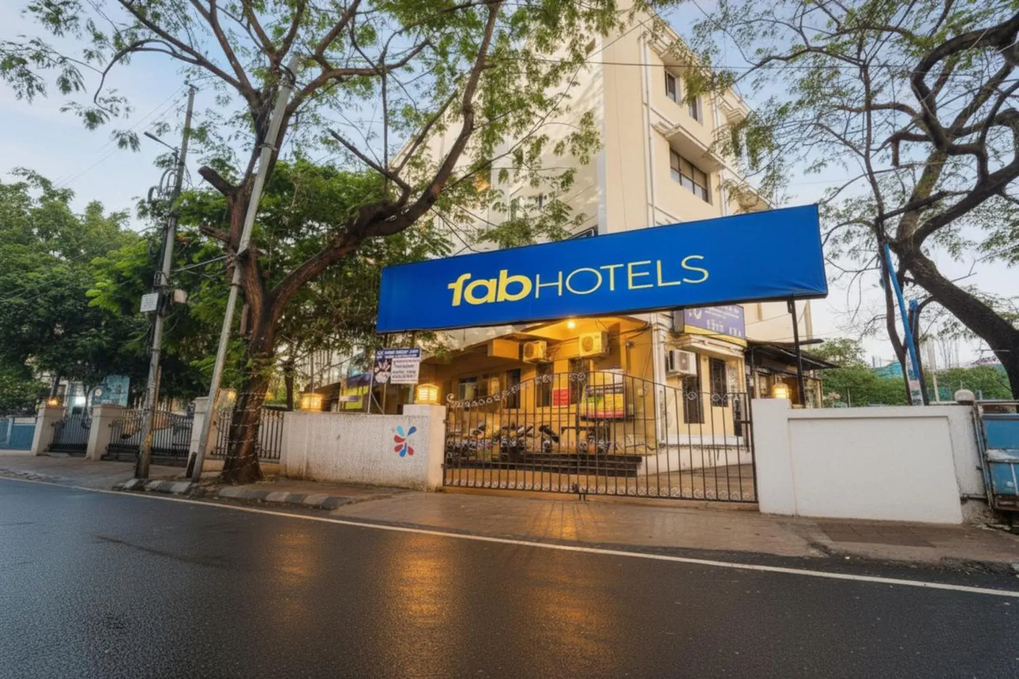 Property building in Fabhotel Colors Service Apartment - Nr MRC Nagar Property building in Fabhotel Colors Service Apartment - Nr MRC Nagar