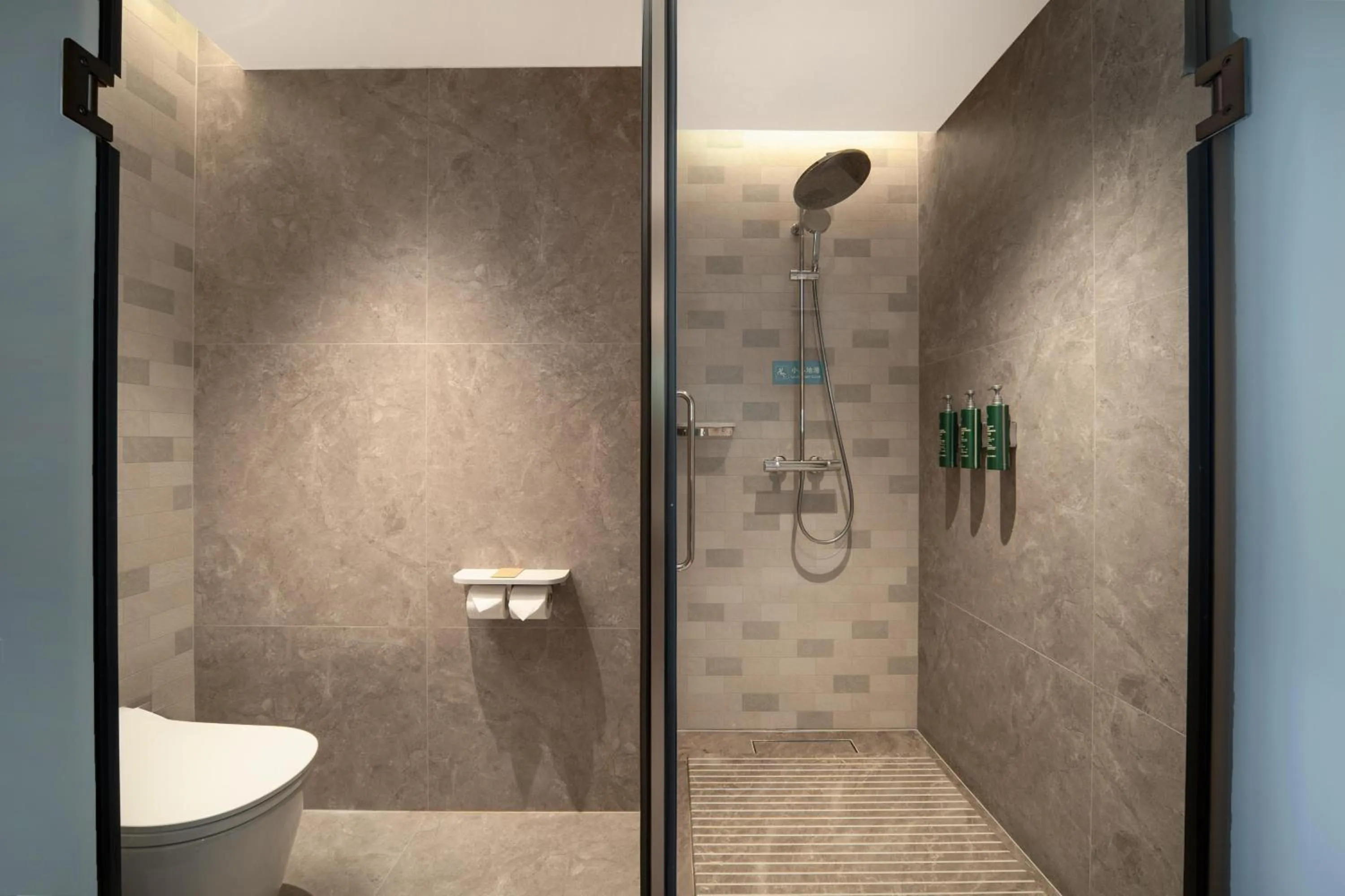 Bathroom in Hilton Garden Inn Beijing Fengtai Xinxiang Building