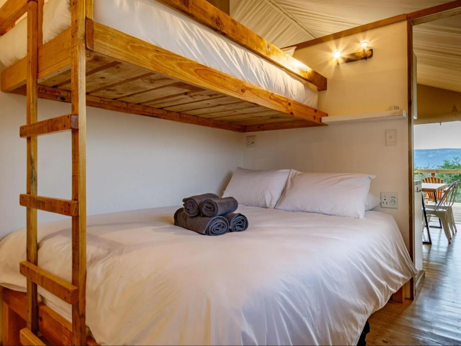Bed in AfriCamps Klein Karoo