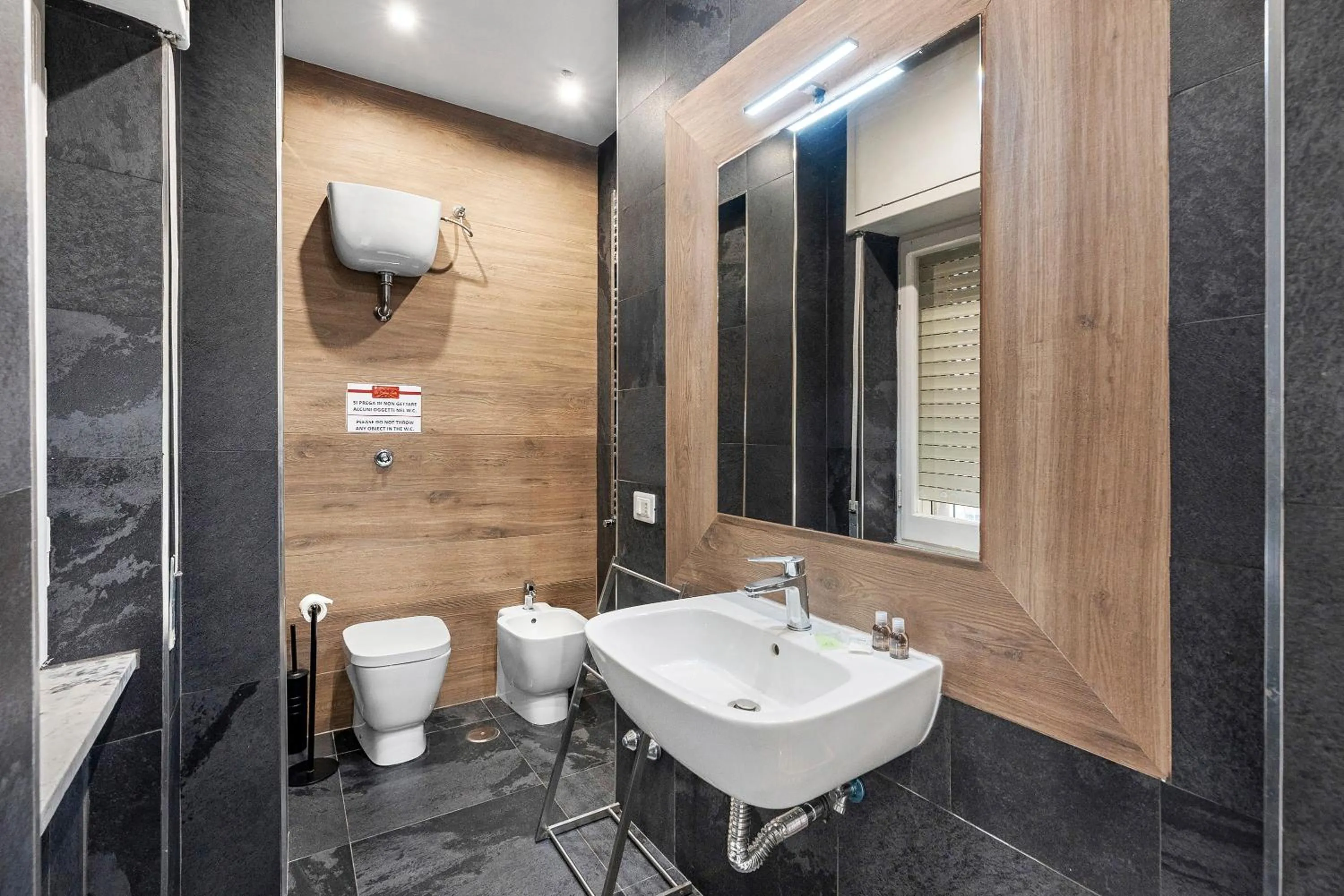 Bathroom in Di Palma Suite Museum