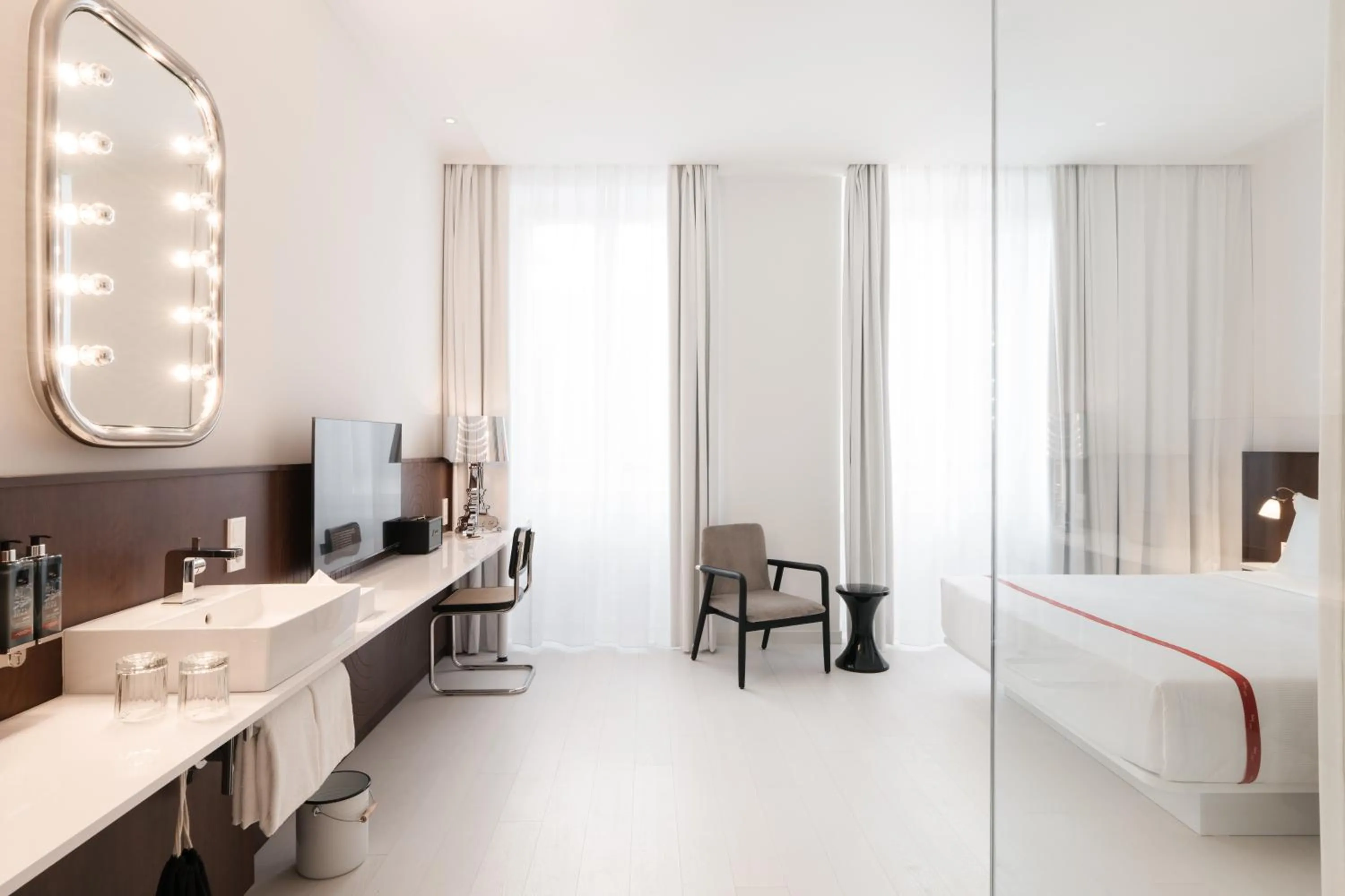 Photo of the whole room, Bed in Ruby Giulia Hotel Rome