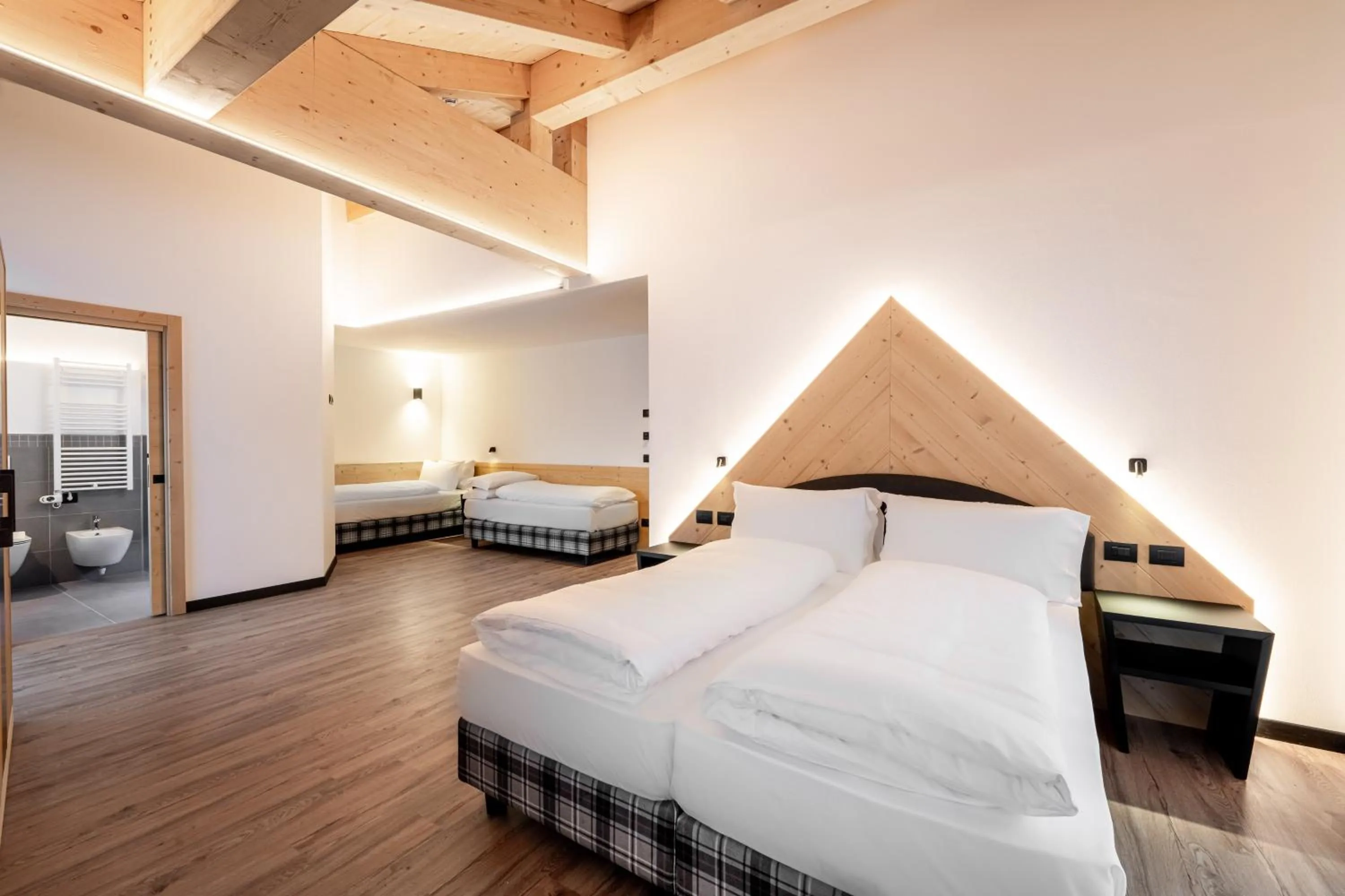 Living room, Bed in Albergo Garni Edy (B&B)