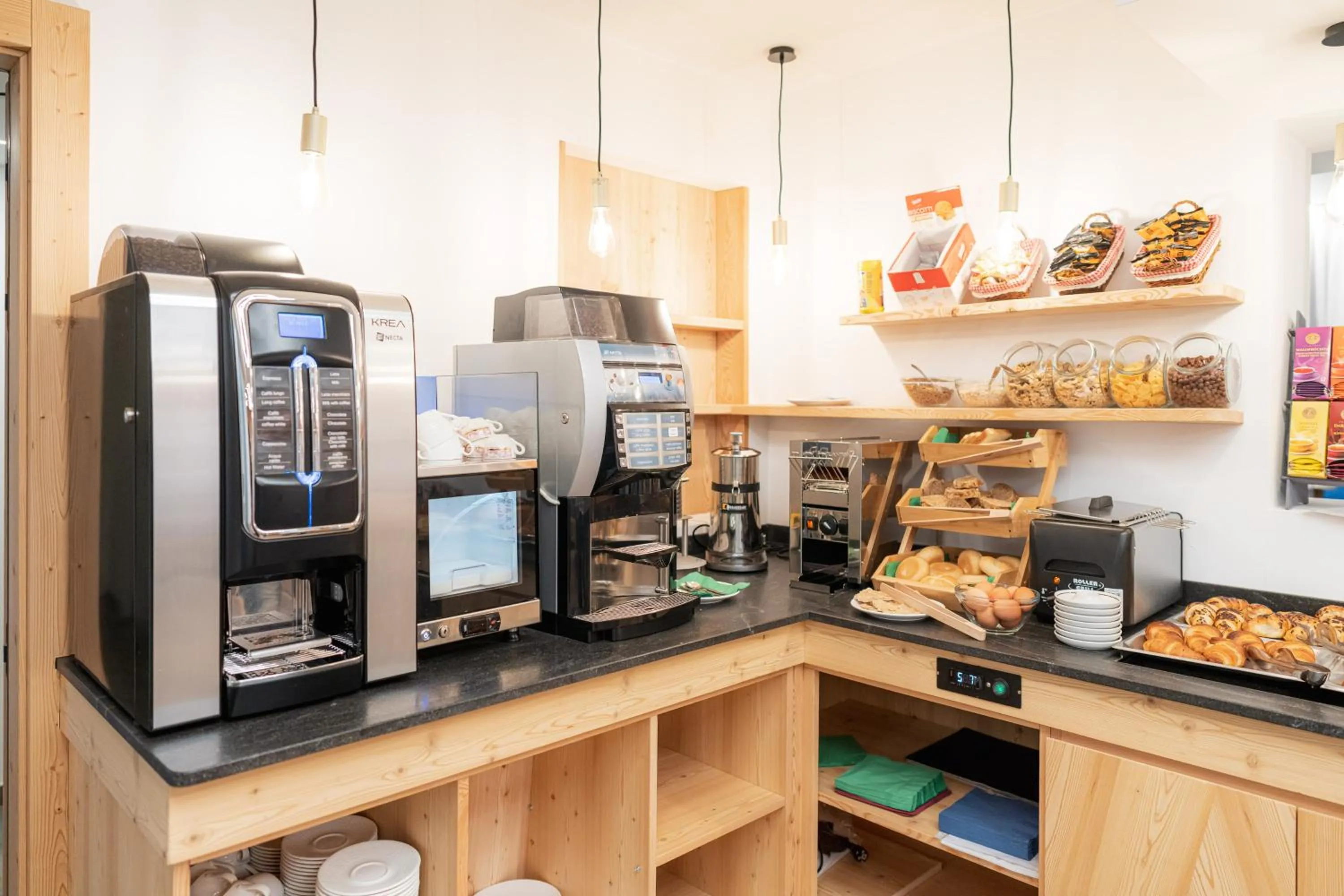 Breakfast in Albergo Garni Edy (B&B)