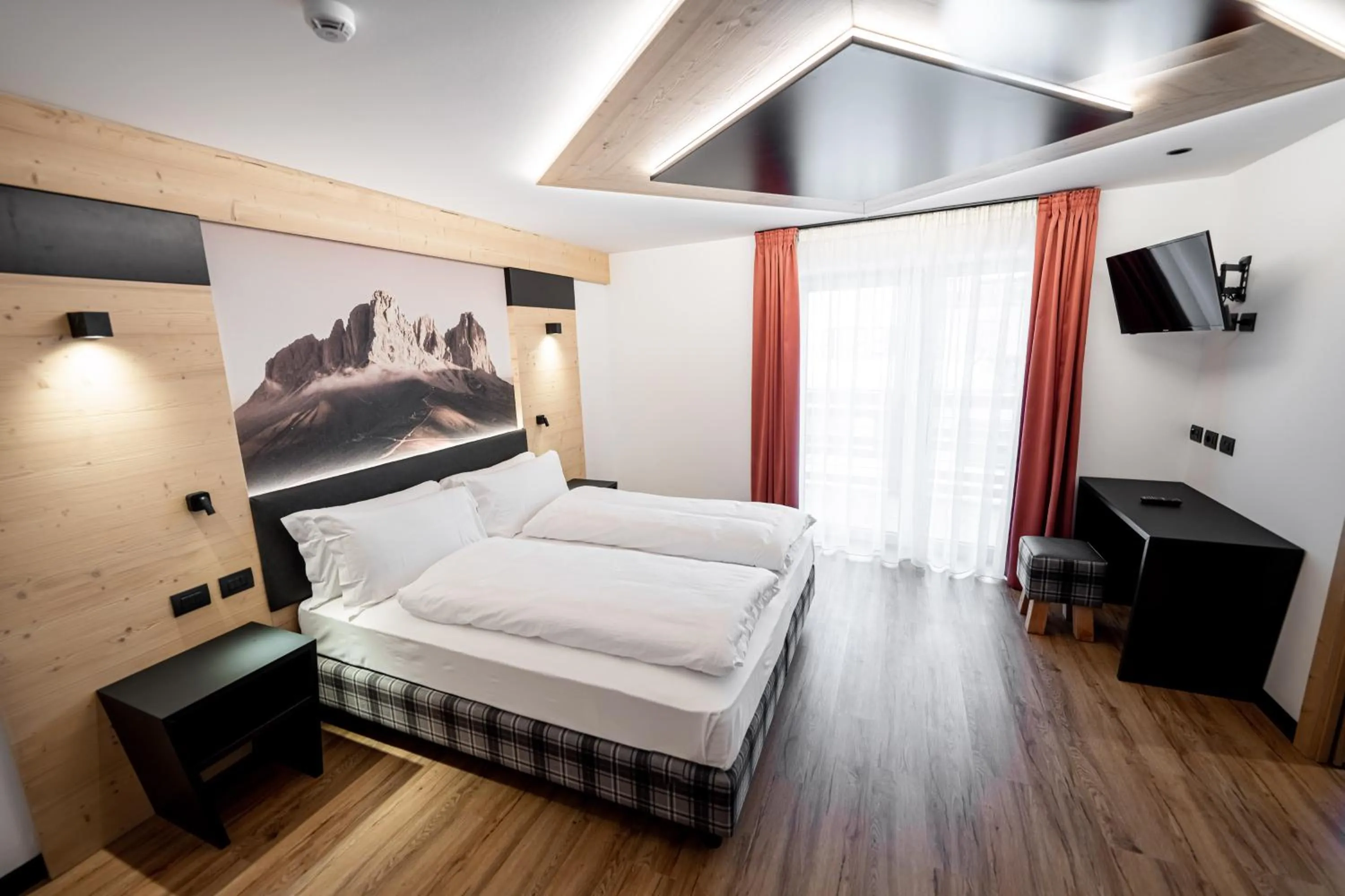 Photo of the whole room, Bed in Albergo Garni Edy (B&B)