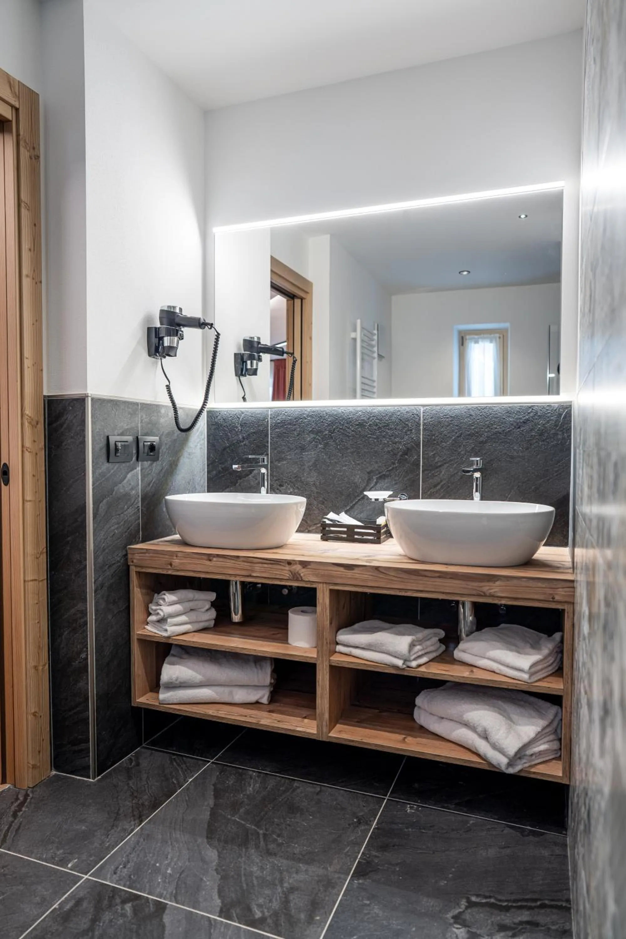 Bathroom in Albergo Garni Edy (B&B)