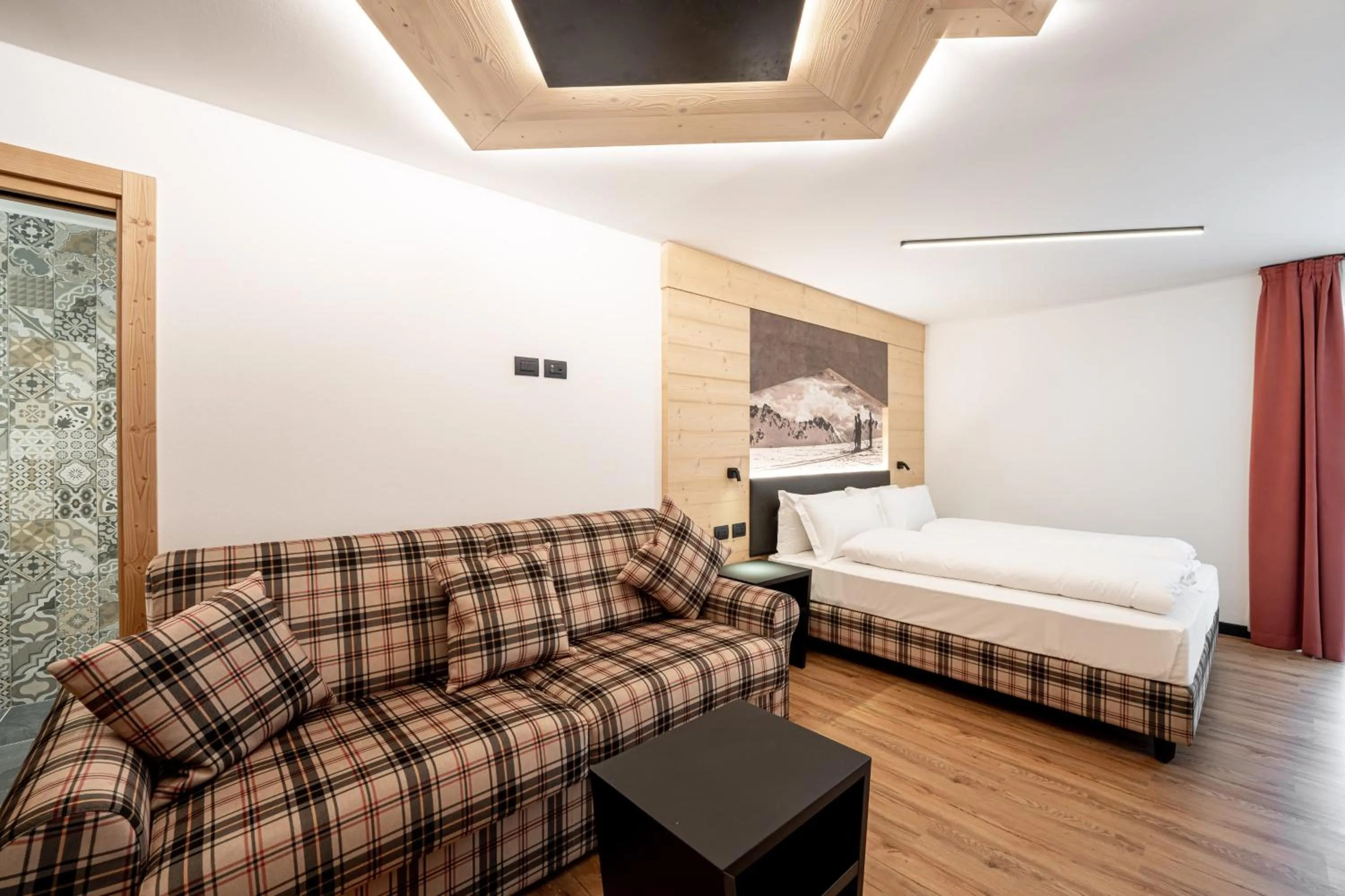 Photo of the whole room, Bed in Albergo Garni Edy (B&B)