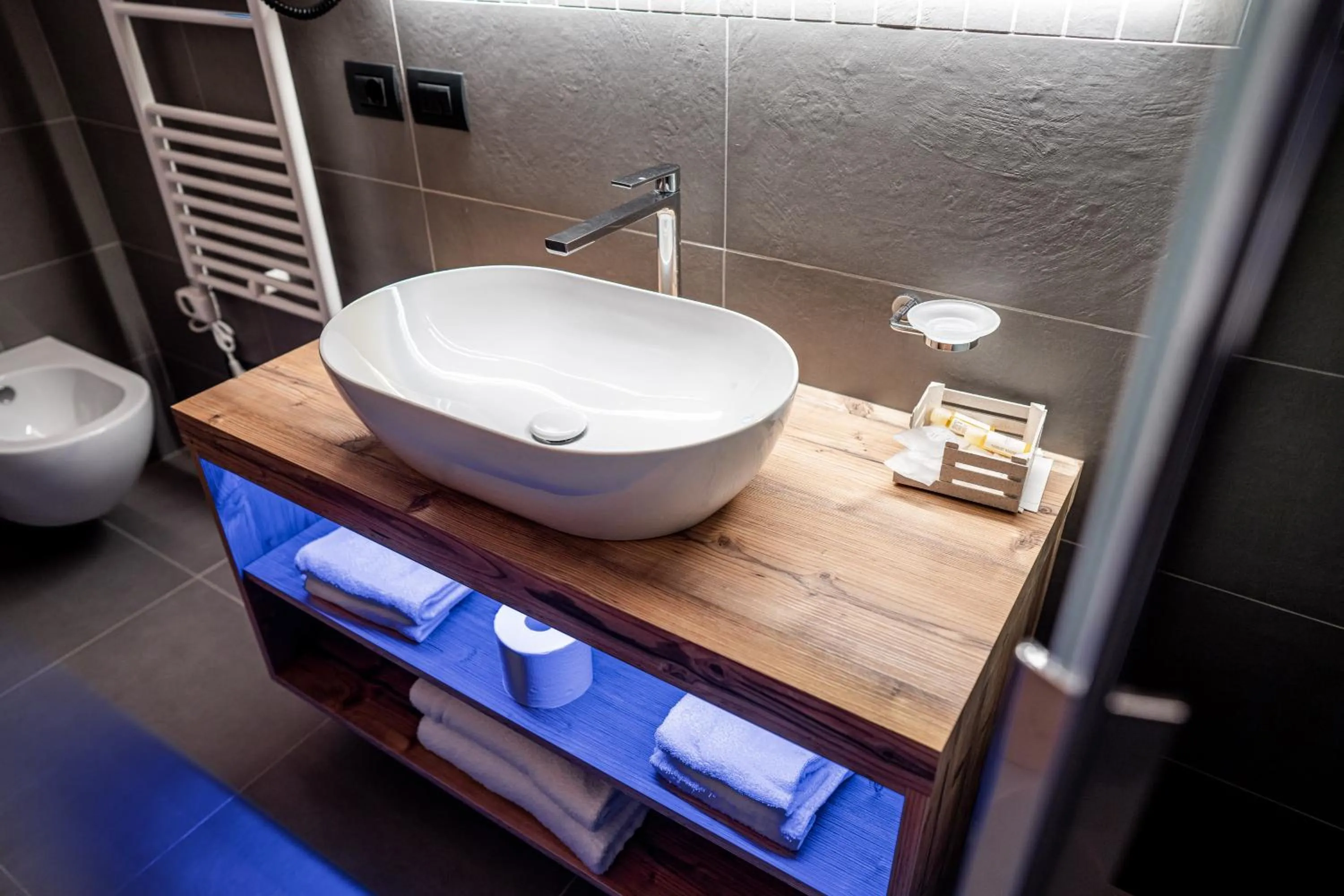 Bathroom in Albergo Garni Edy (B&B)