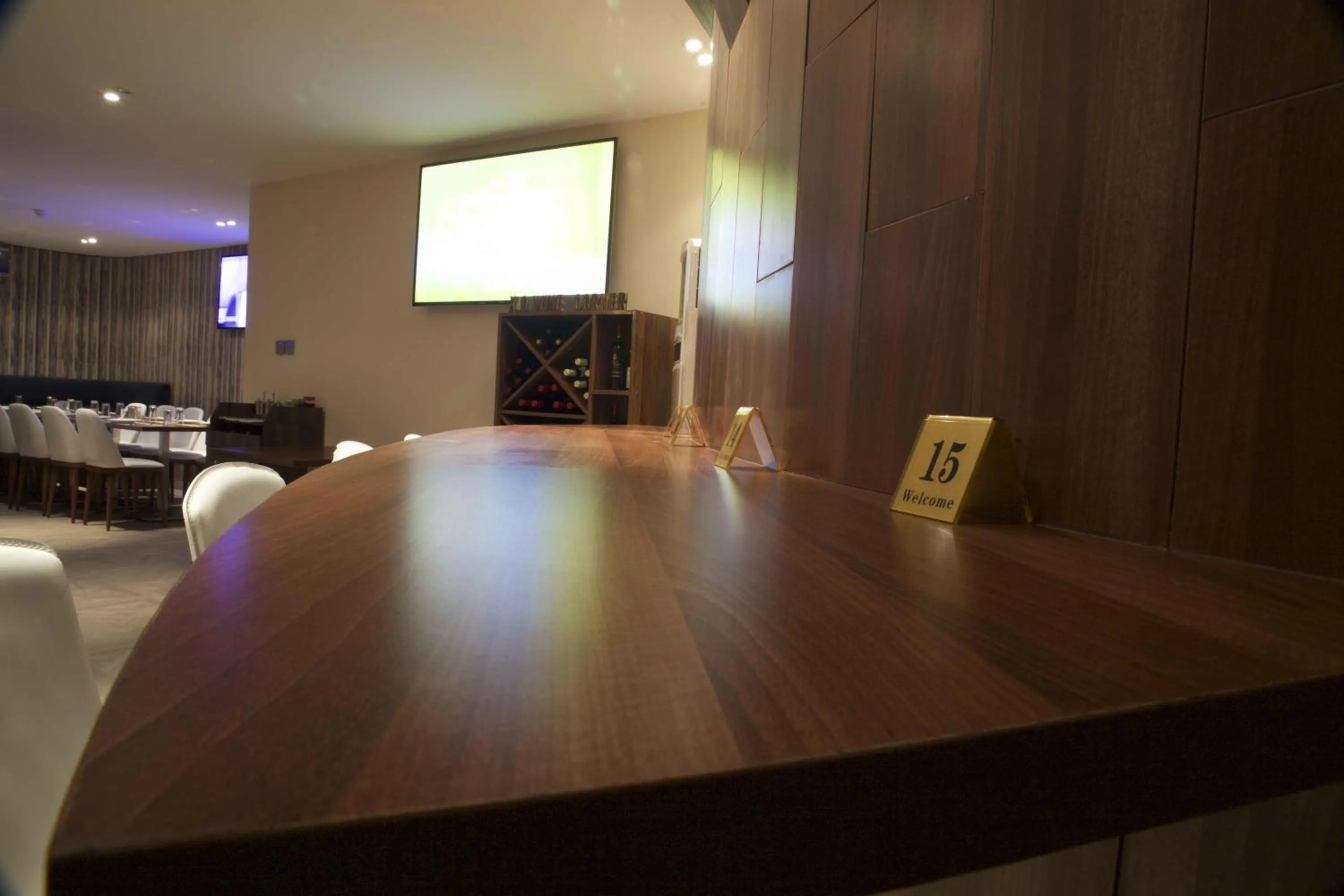 Lounge or bar in Scarlet Lodge