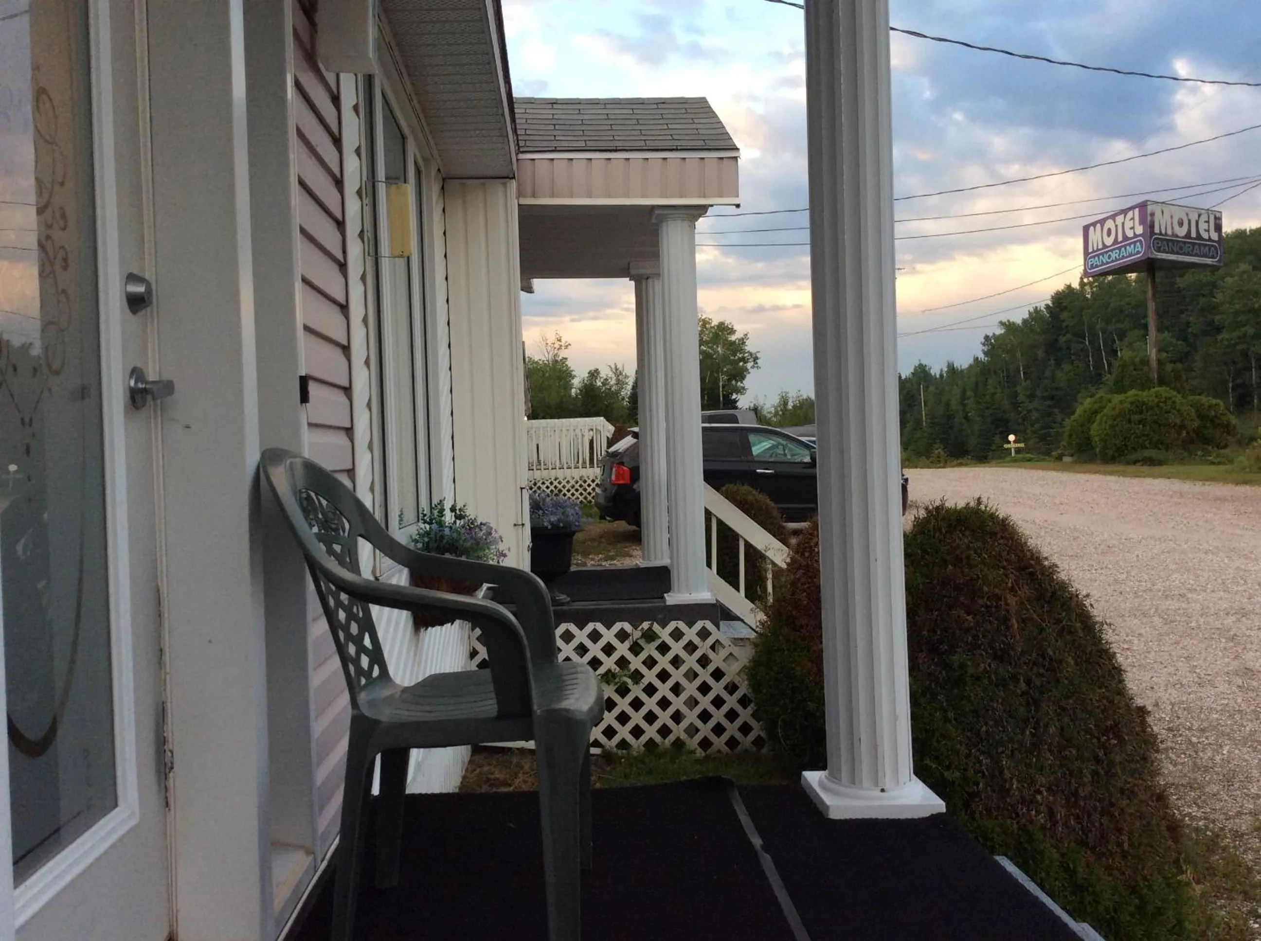 Balcony/Terrace in Auberge Motel Panorama