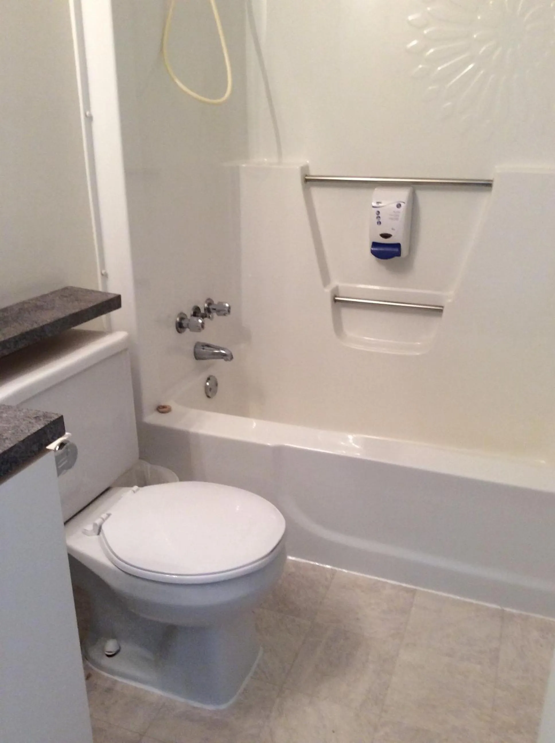 Bathroom in Auberge Motel Panorama