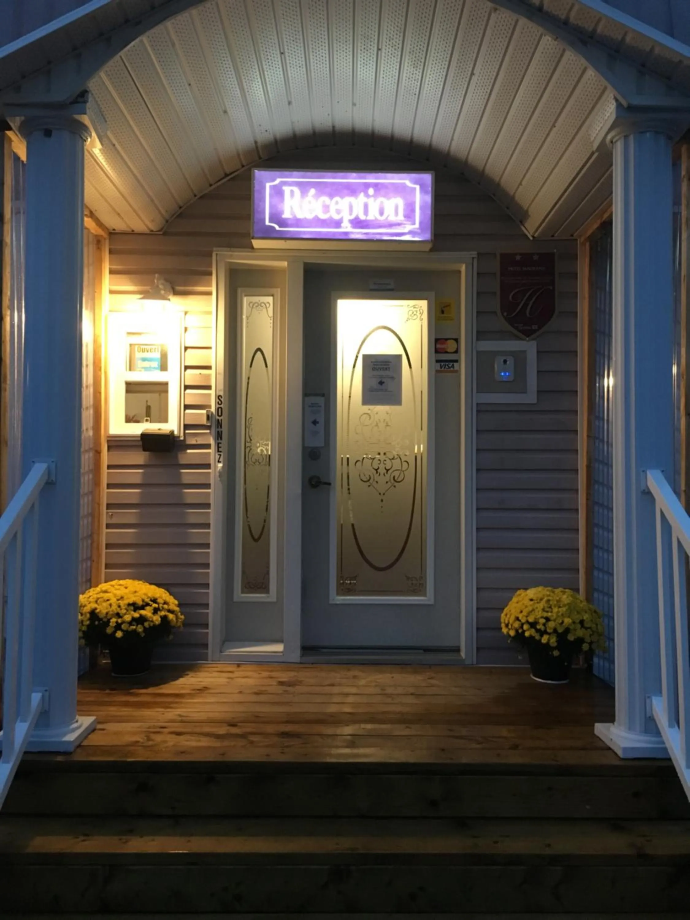Facade/entrance in Auberge Motel Panorama