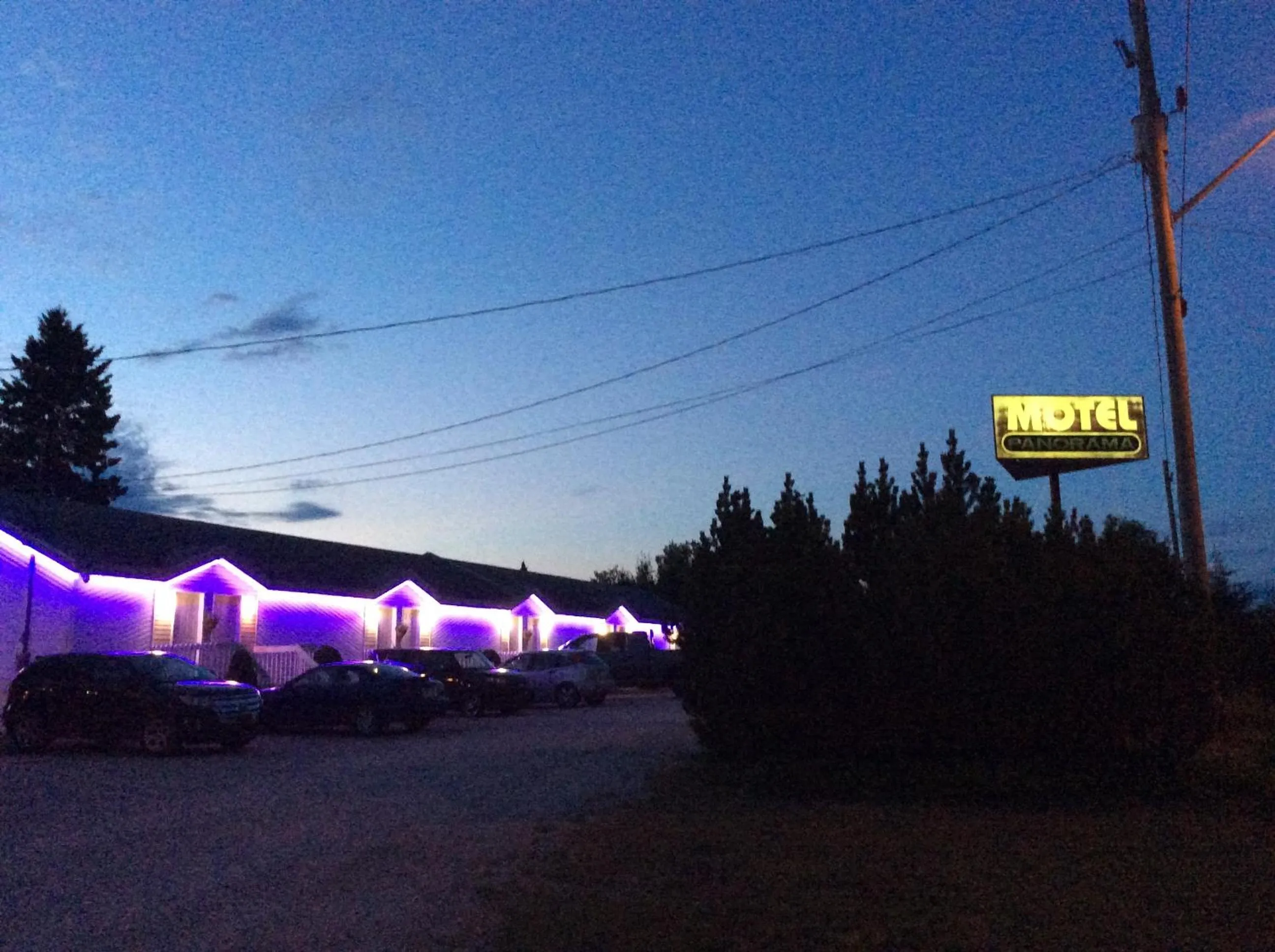 Property building in Auberge Motel Panorama