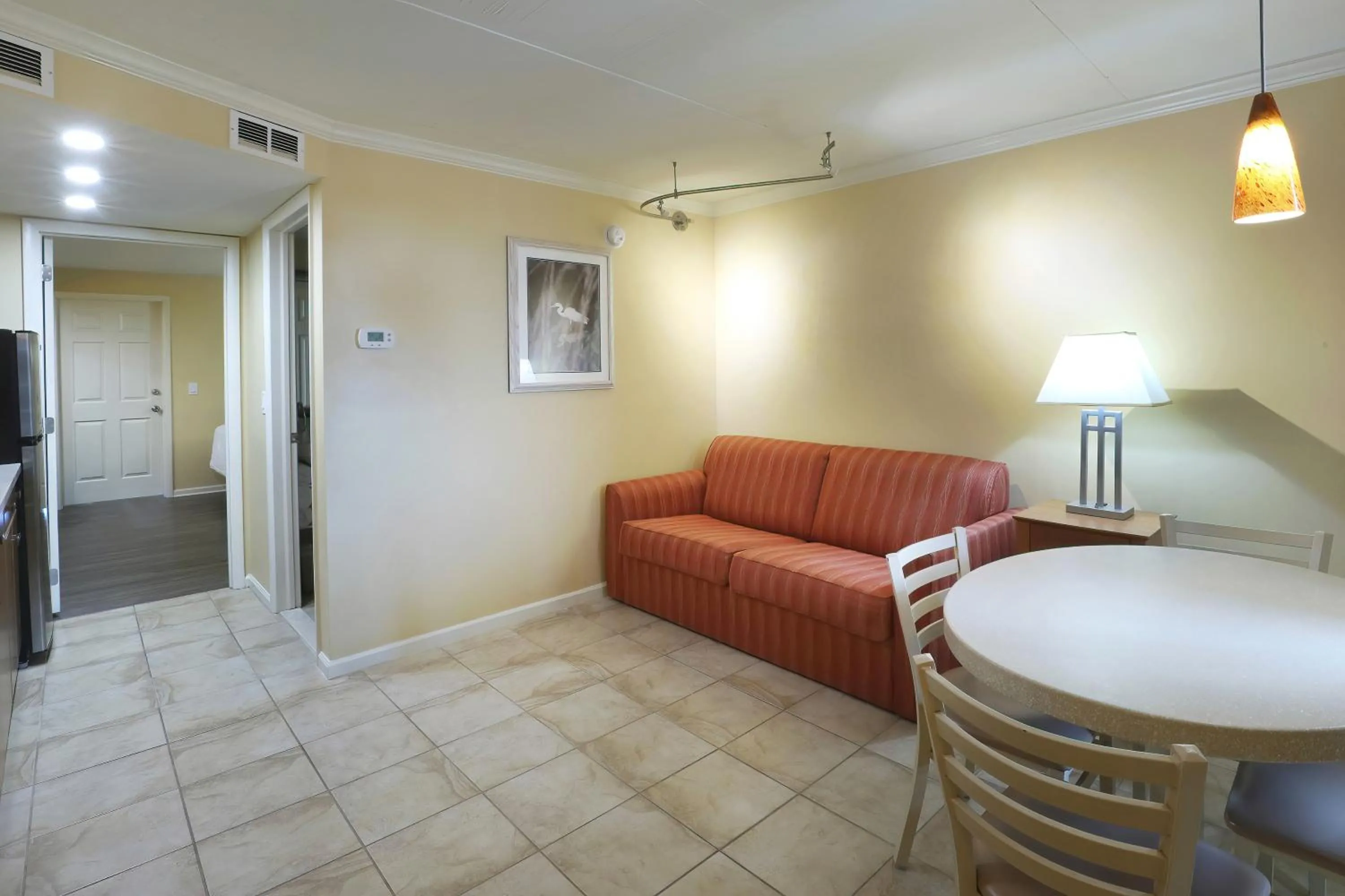Seating area in Fleur de Lis Beach Motel