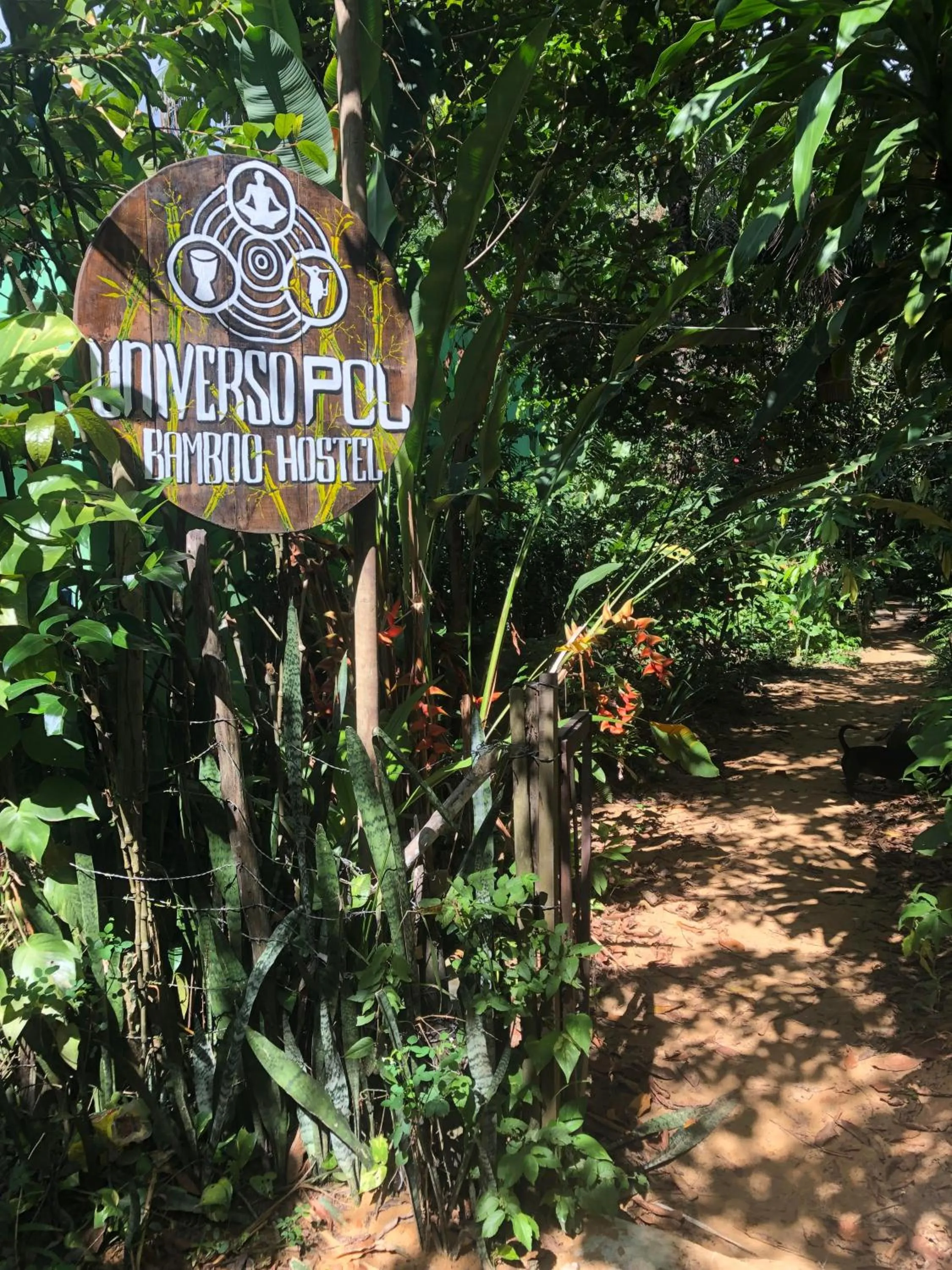 Facade/entrance in Universo Pol Bamboo Hostel