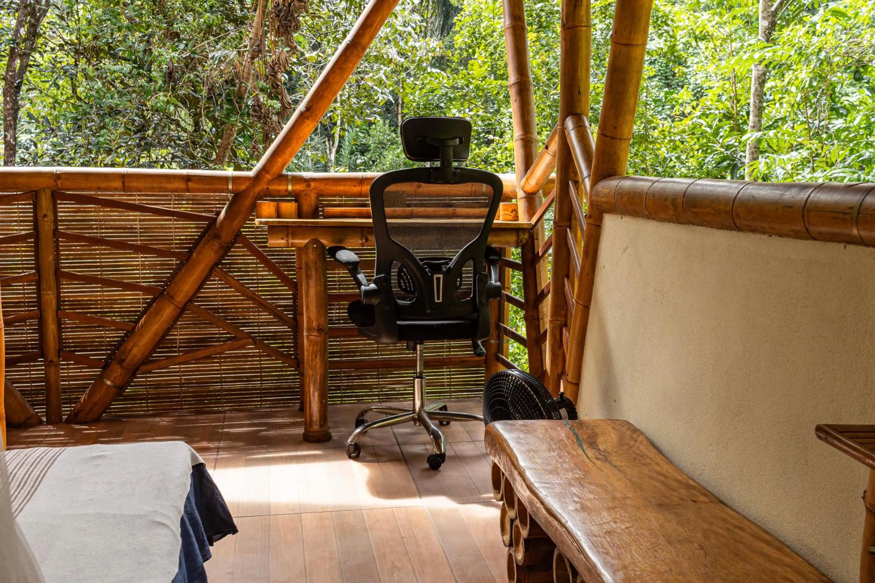 Day in Universo Pol Bamboo Hostel