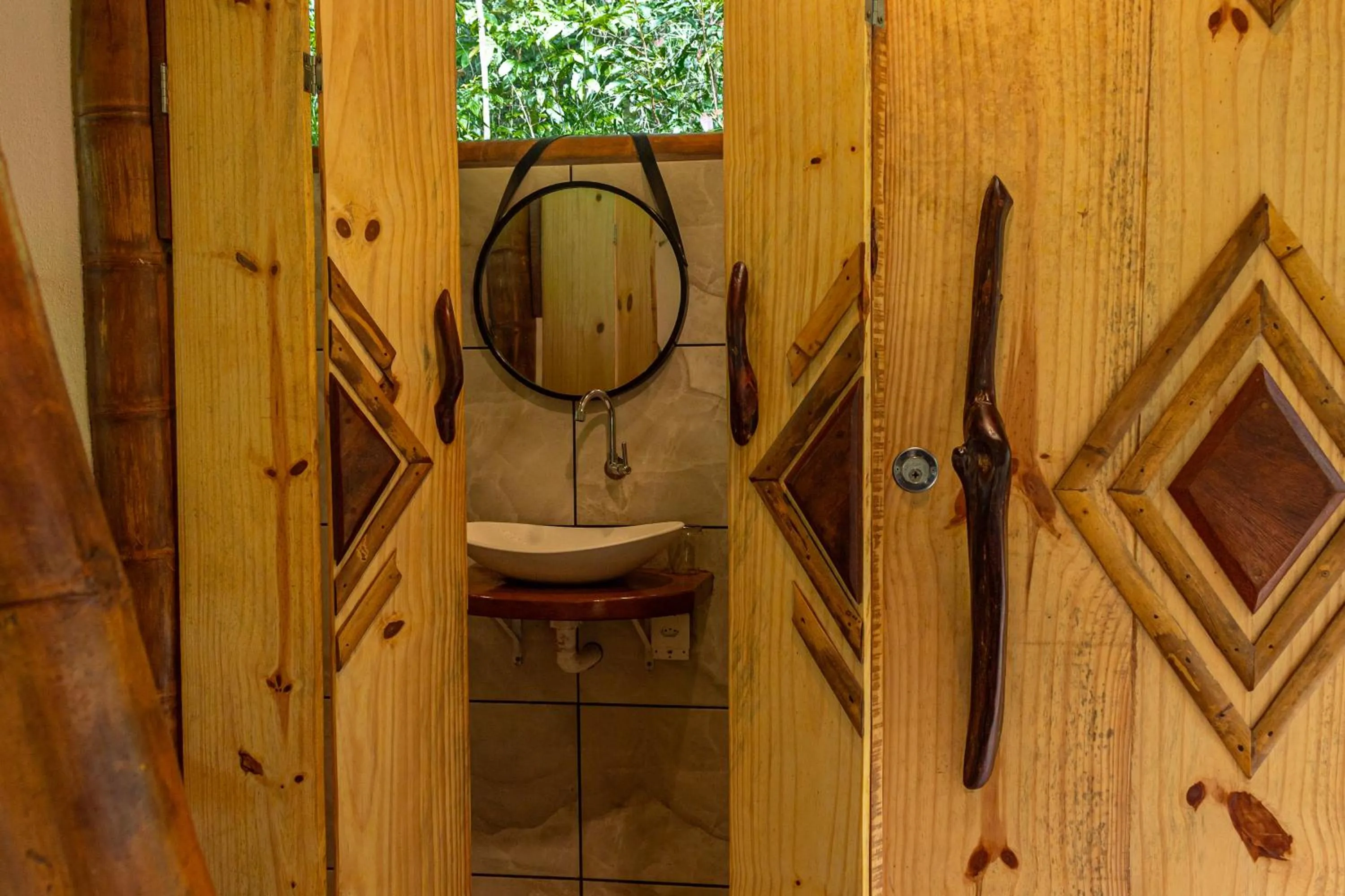 Bathroom in Universo Pol Bamboo Hostel