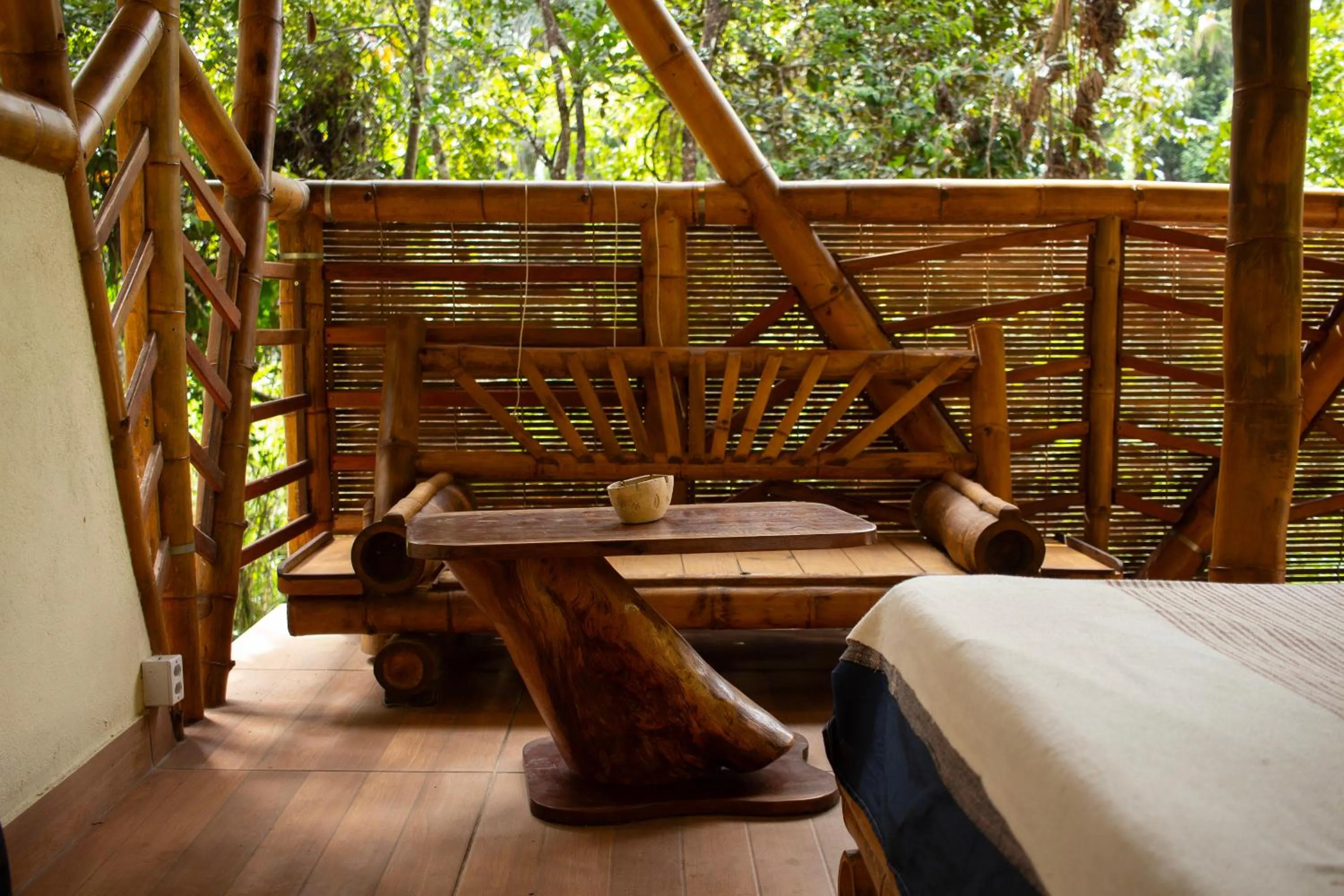 Living room in Universo Pol Bamboo Hostel