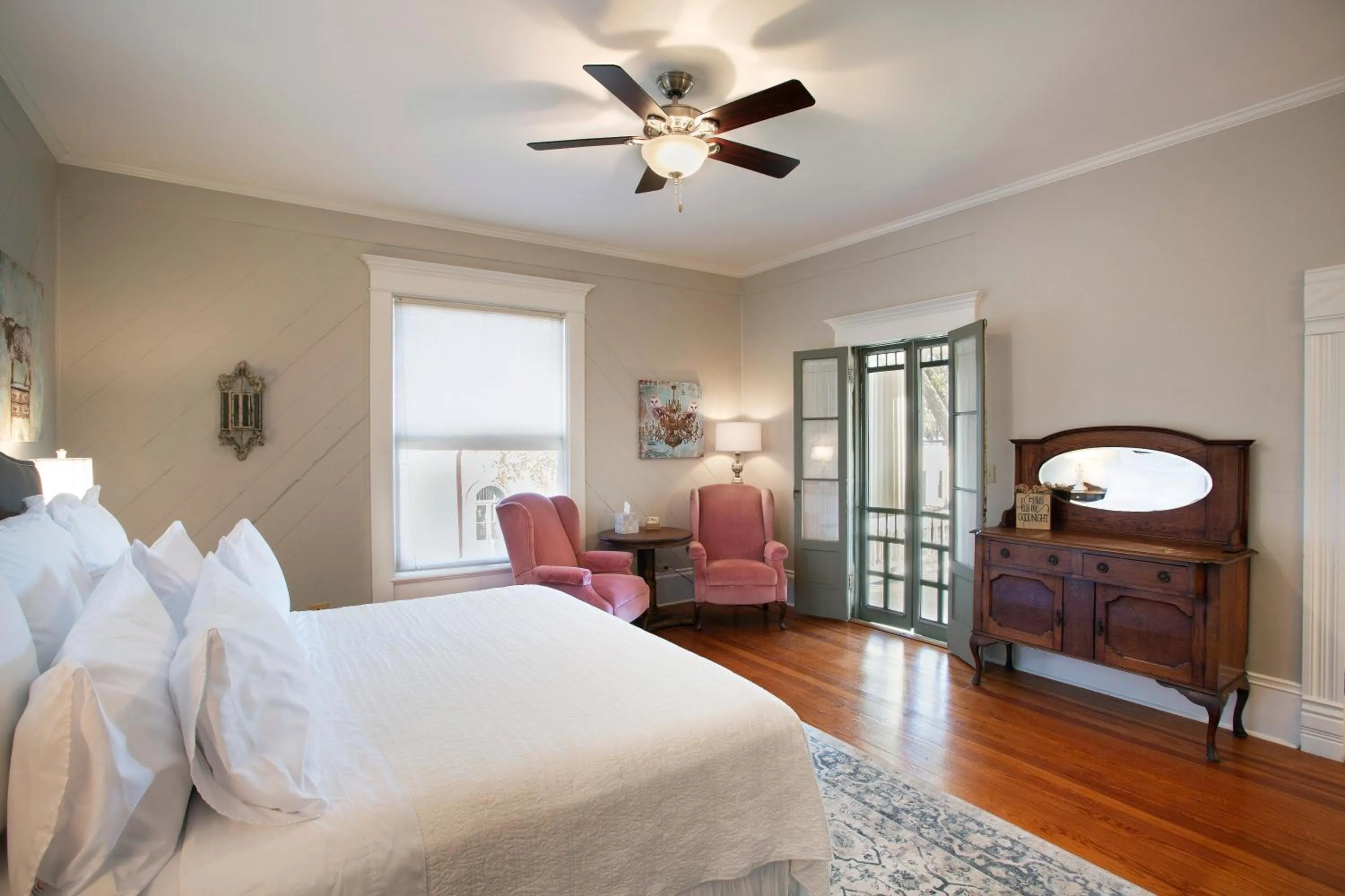 Photo of the whole room, Bed in Katy House Bed and Breakfast