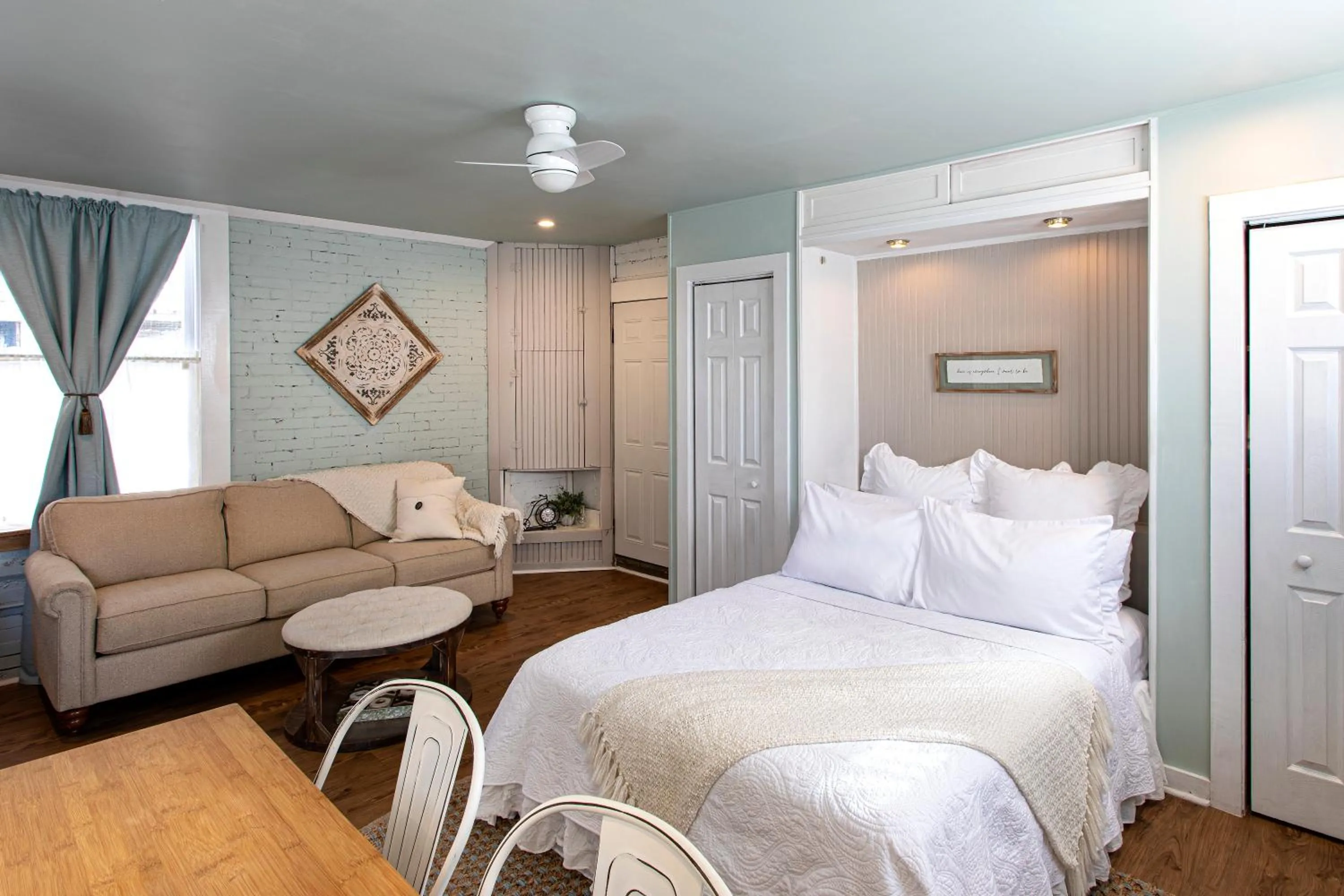 Photo of the whole room, Bed in Katy House Bed and Breakfast