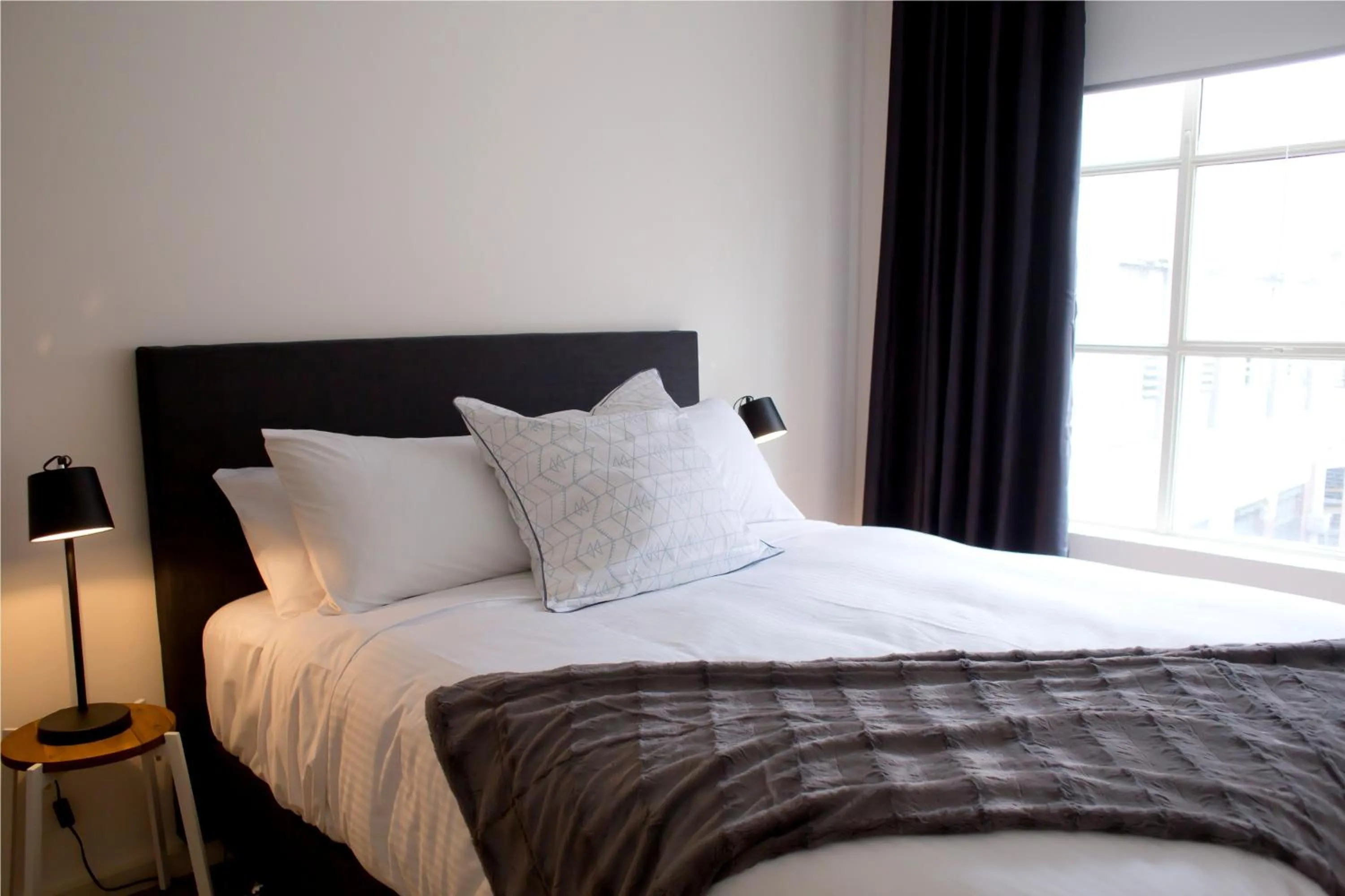 Bedroom, Bed in The Town Apartments