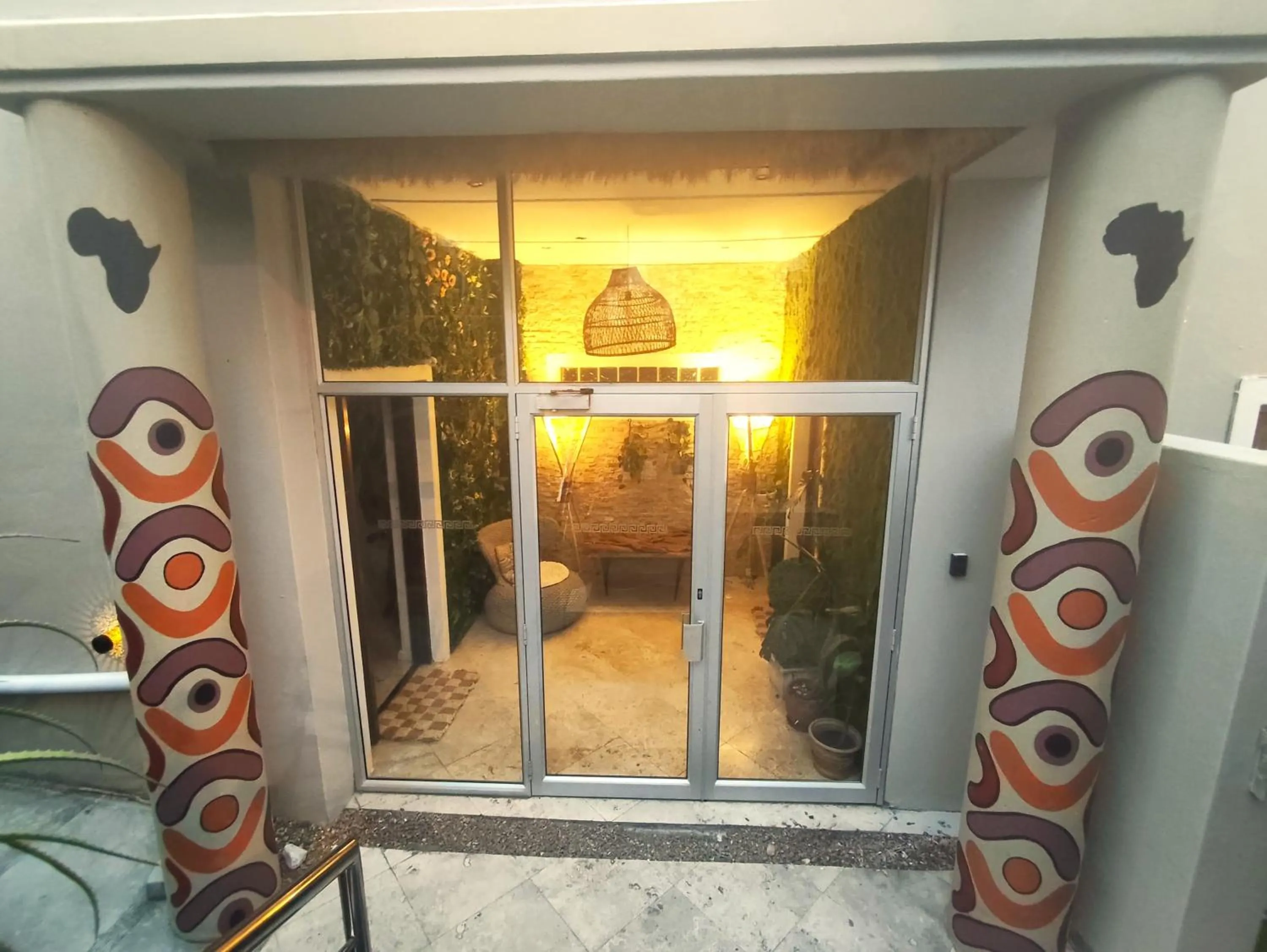 Day in African Groove Camps Bay