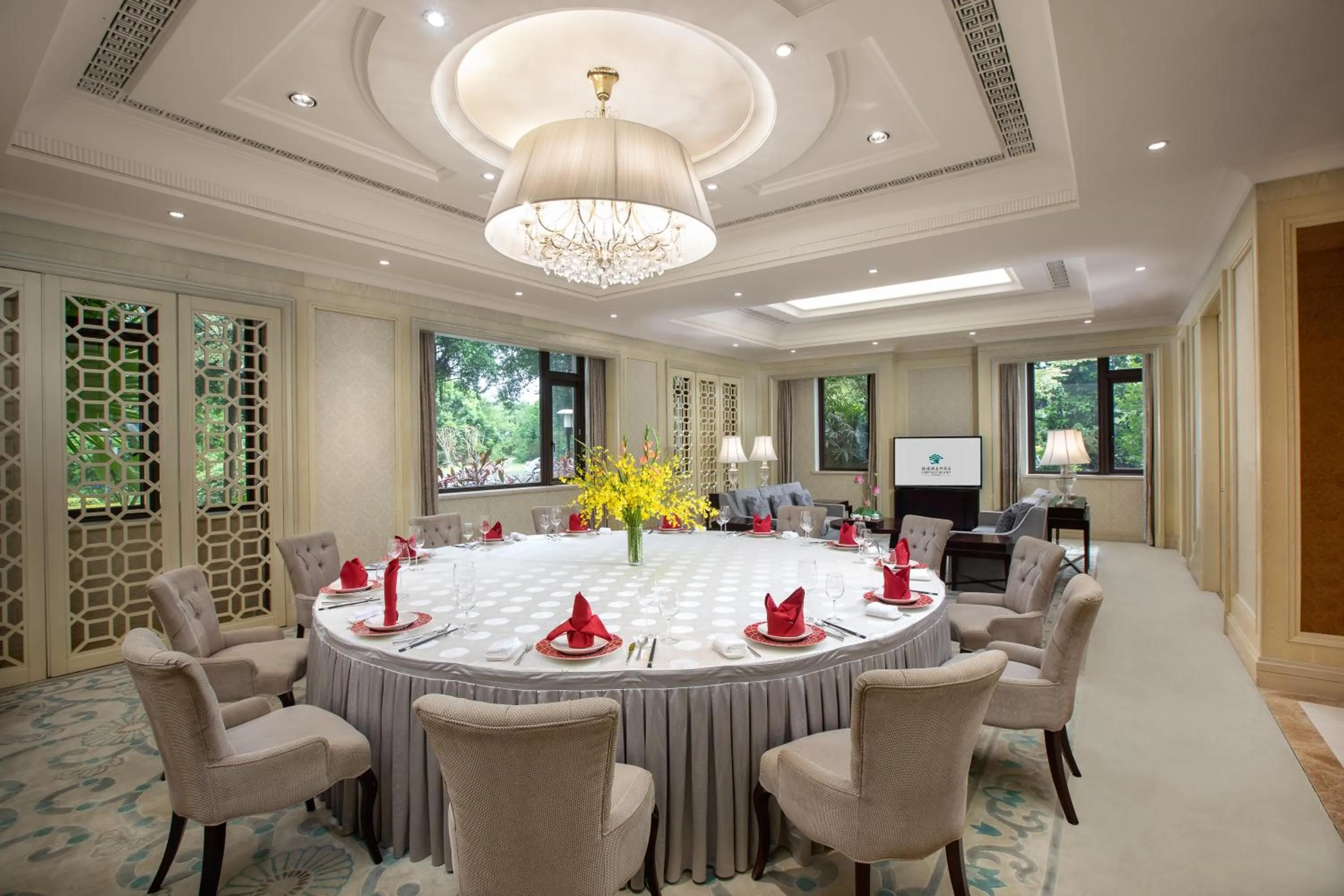Dining area in Carp Islet Resort Fuzhou