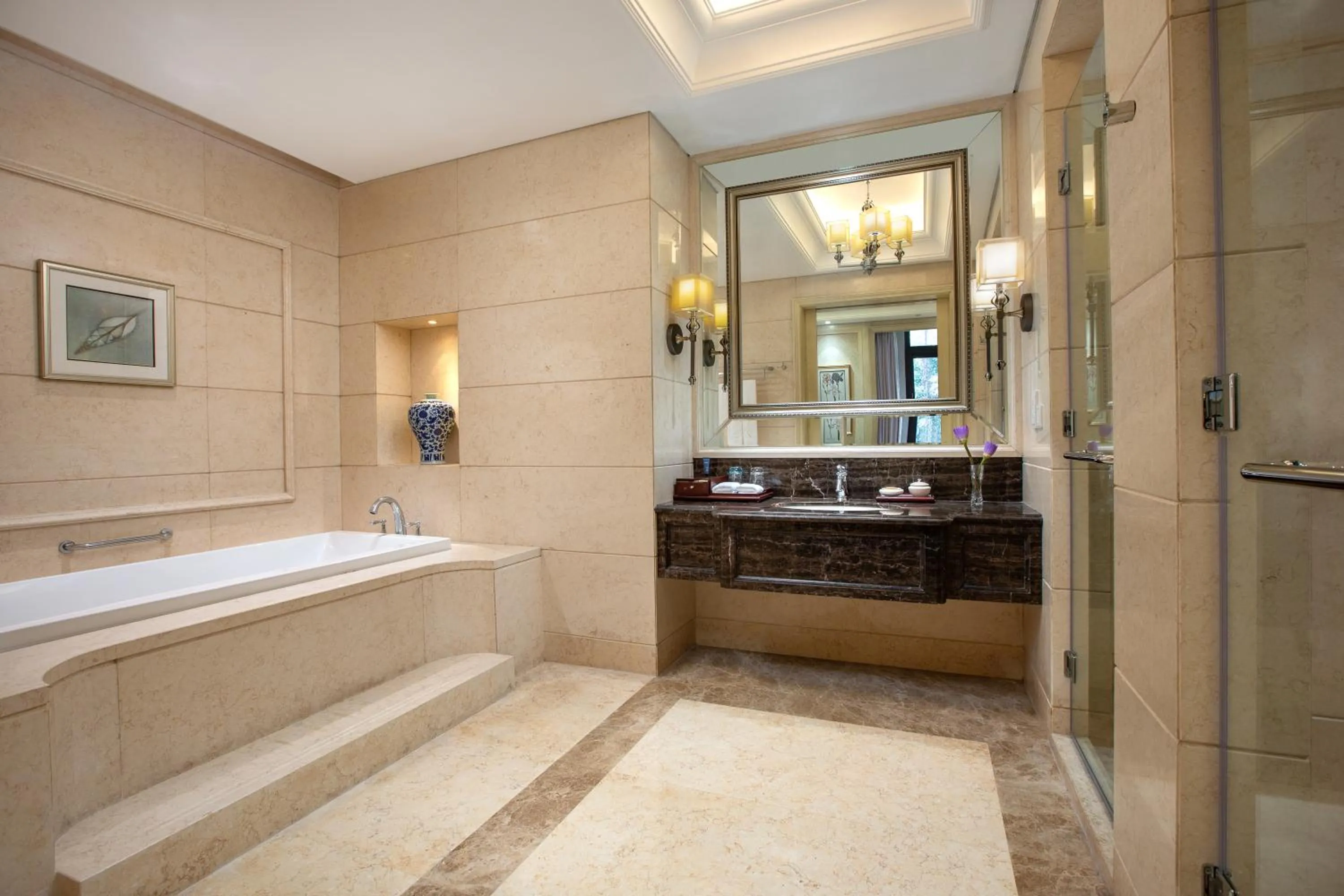 Shower in Carp Islet Resort Fuzhou