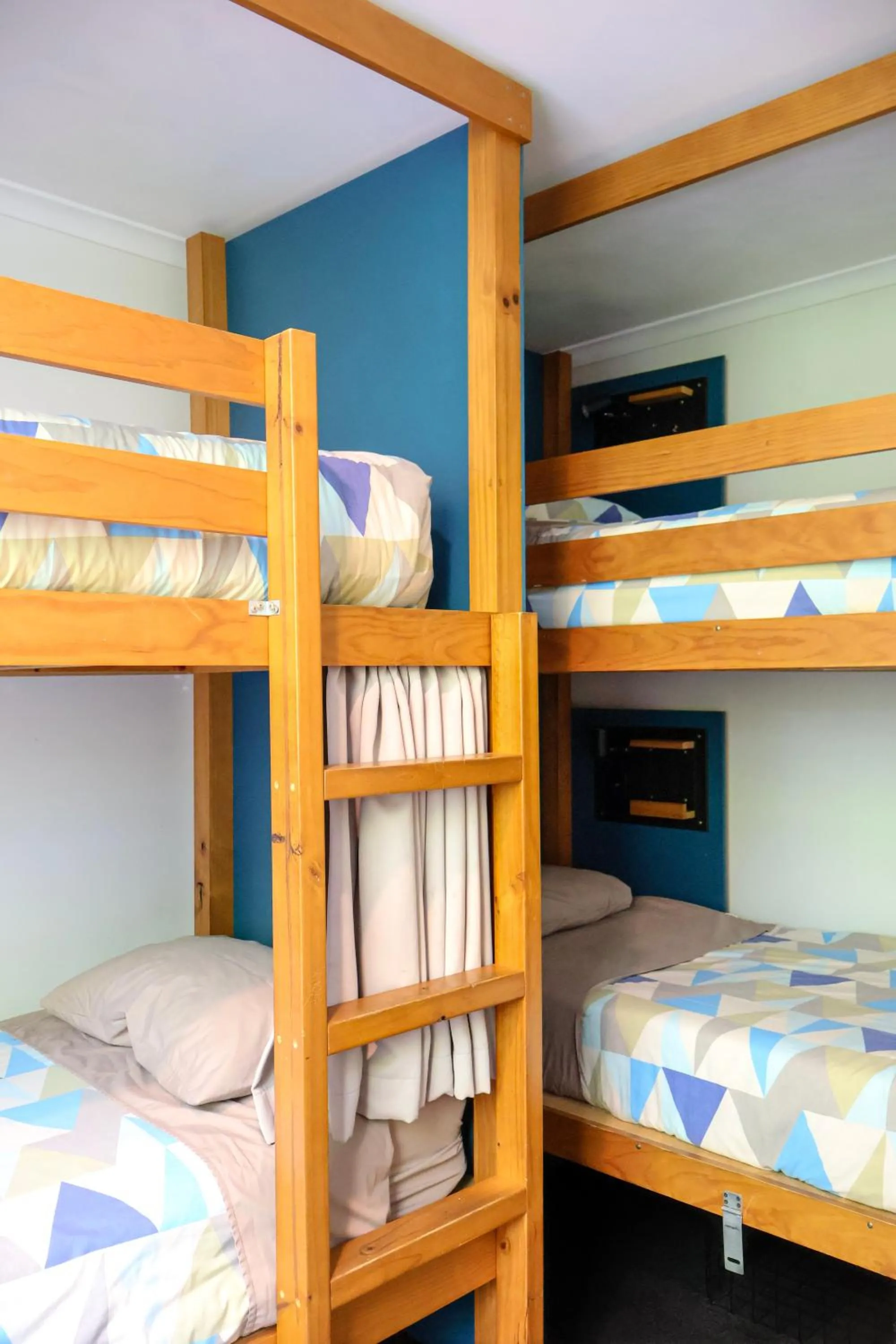 bunk bed, Bed in Noa Hotel