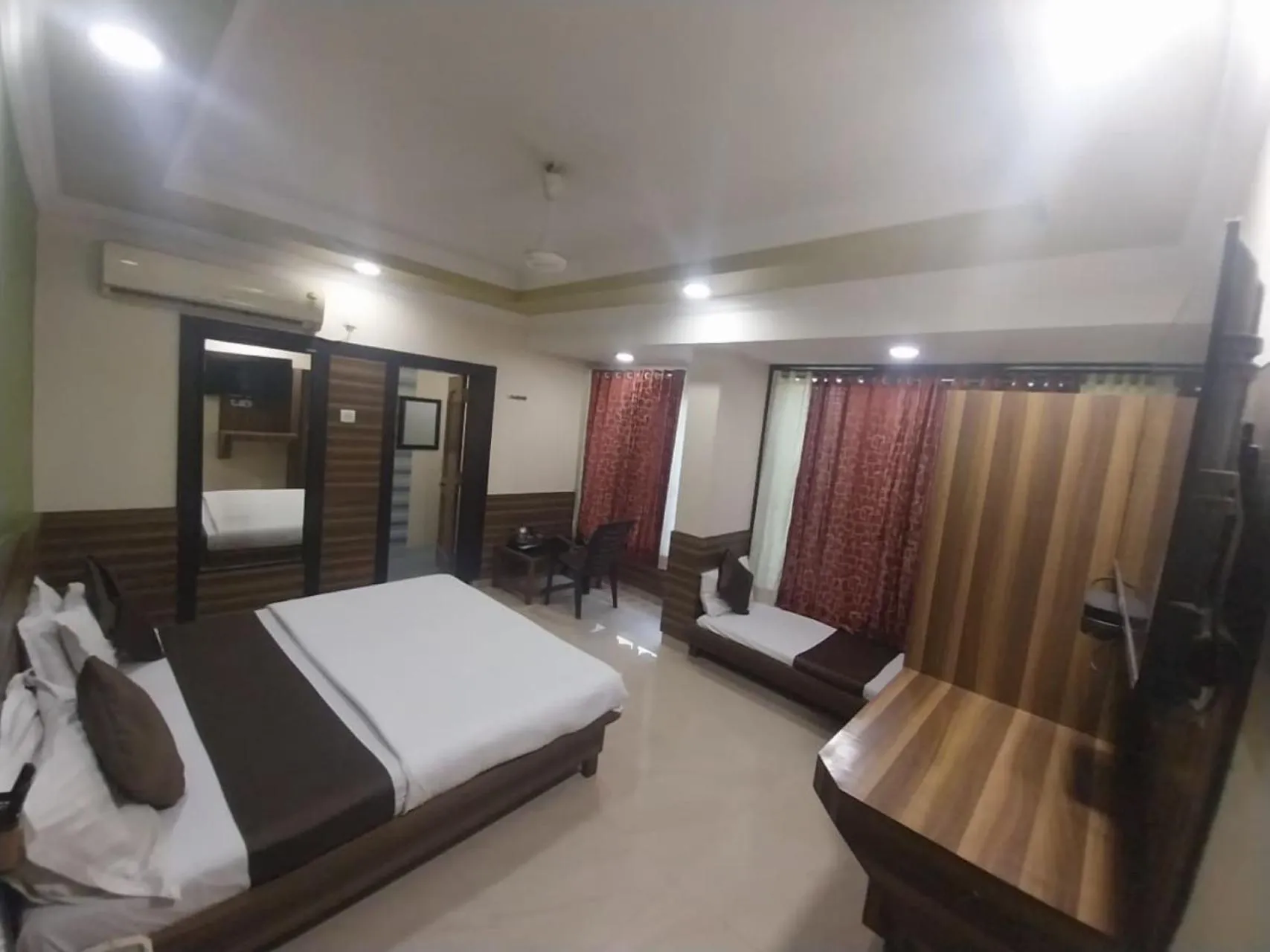 Bed in Hotel Laxmi GH