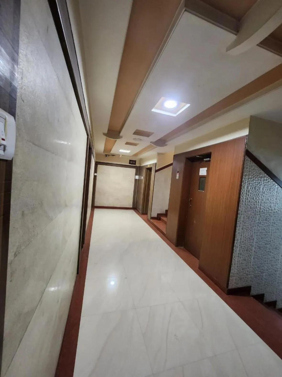 elevator in Hotel Laxmi GH
