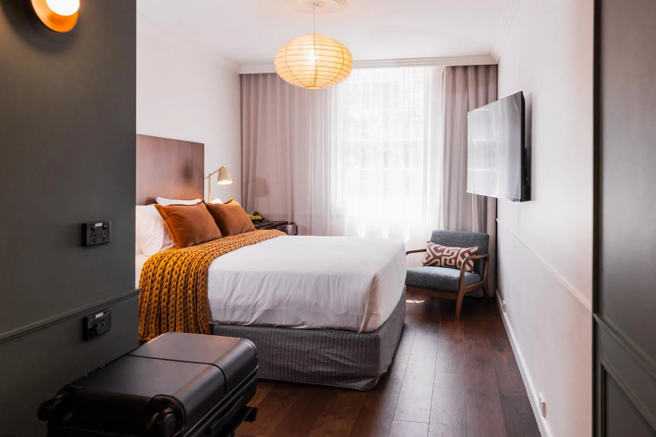 Bed in Kurrajong Hotel Sydney