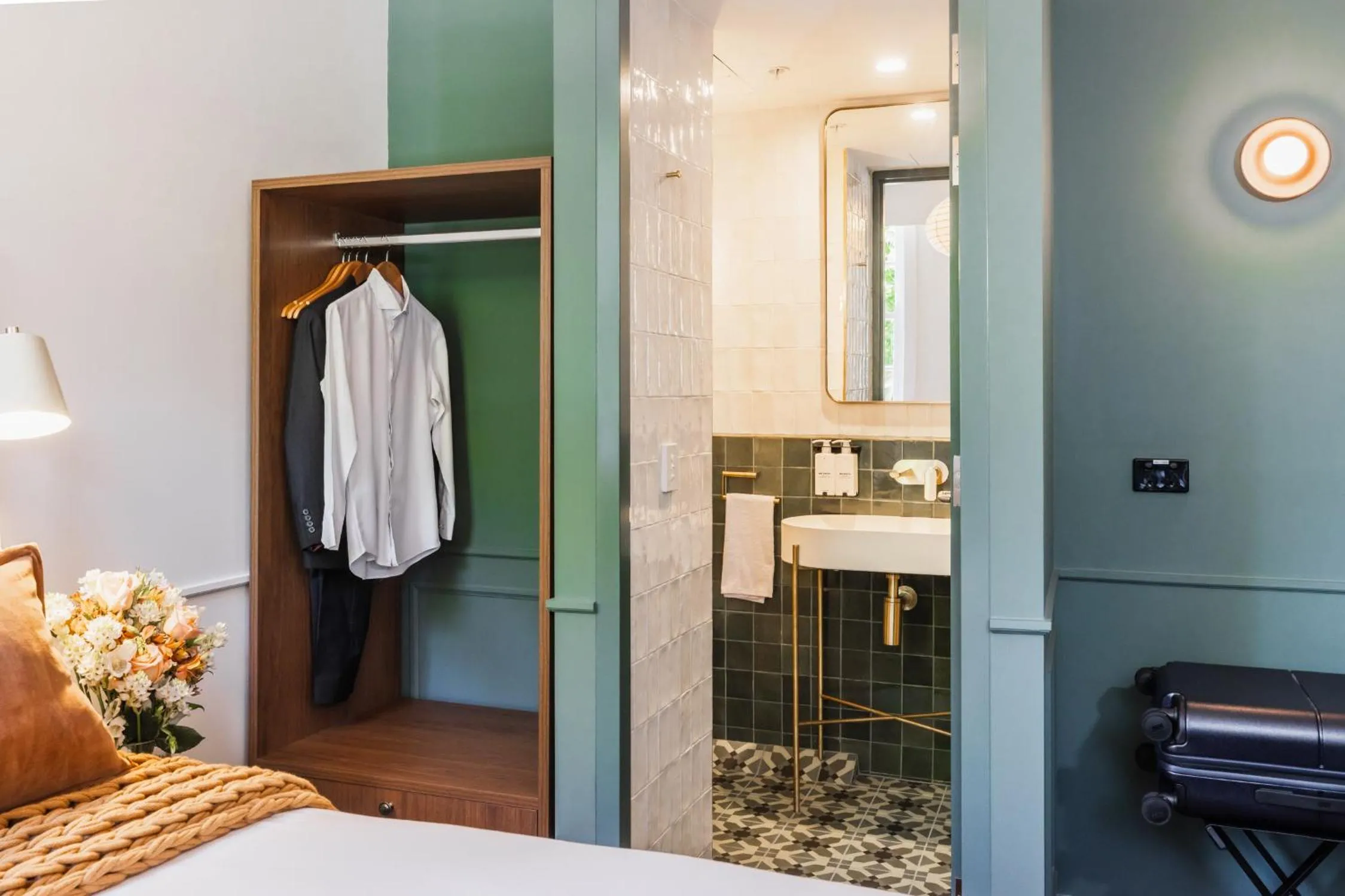 Bed in Kurrajong Hotel Sydney