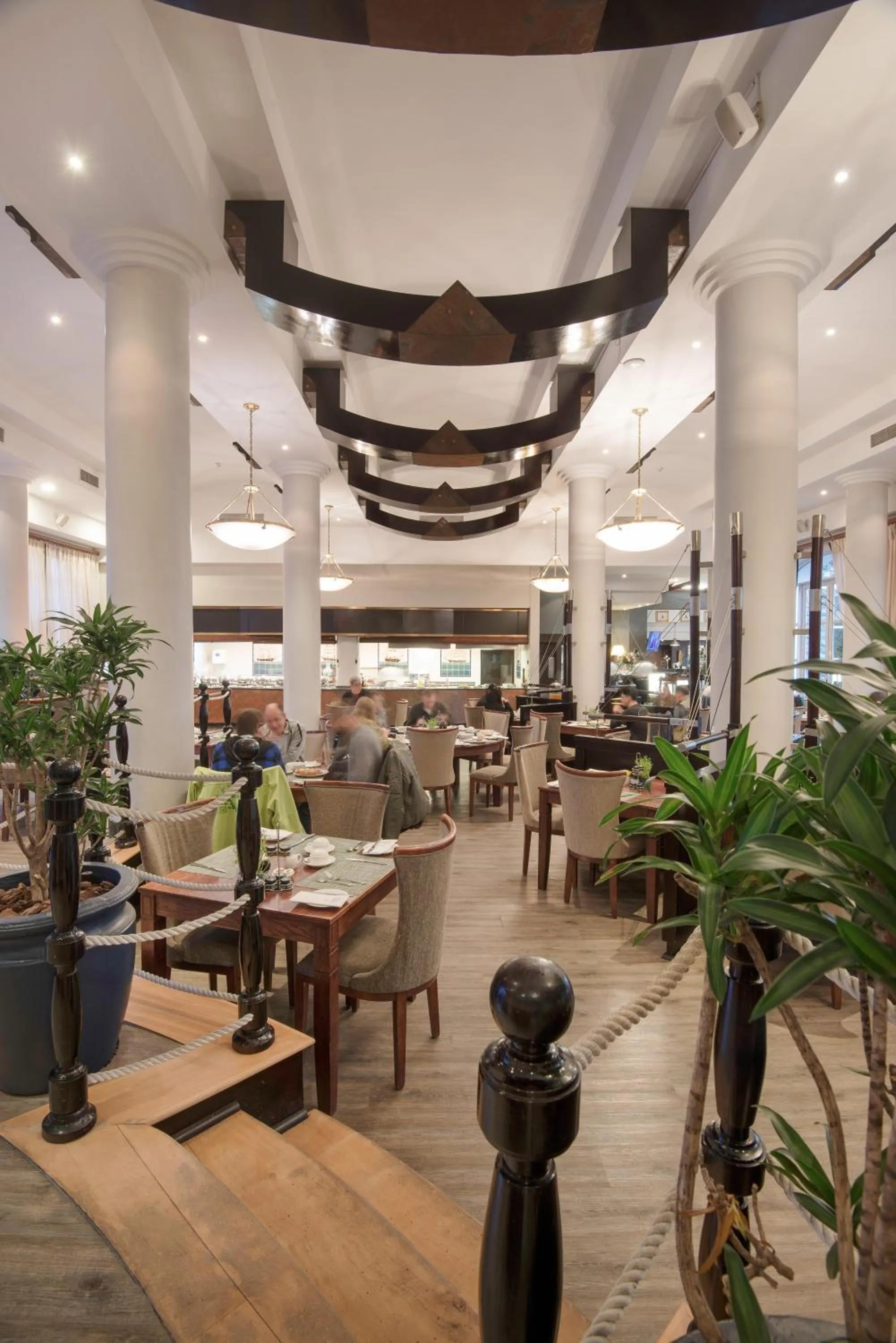 Restaurant/places to eat in The Commodore Hotel