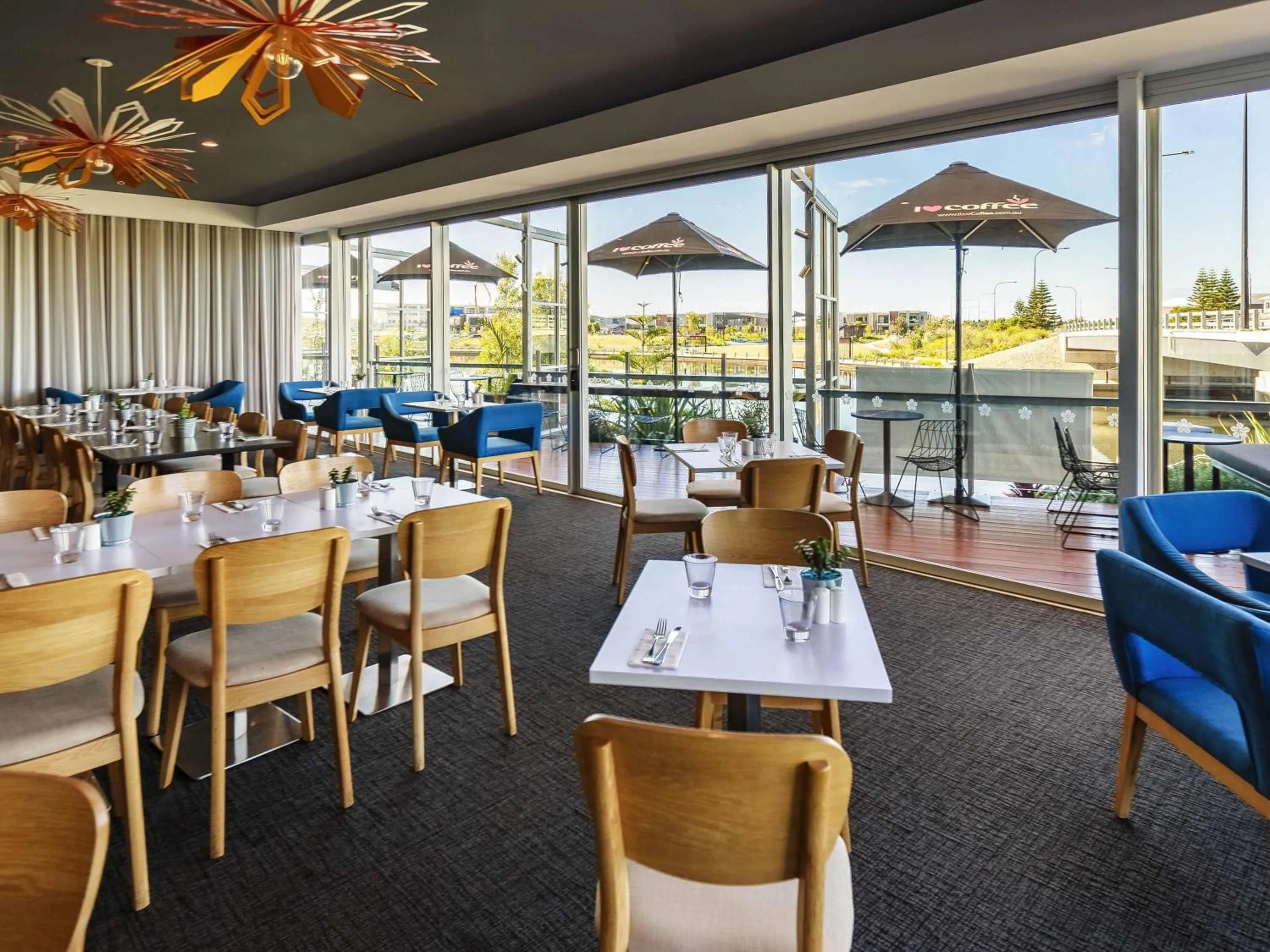 Restaurant/places to eat in Mercure Sunshine Coast Kawana Waters