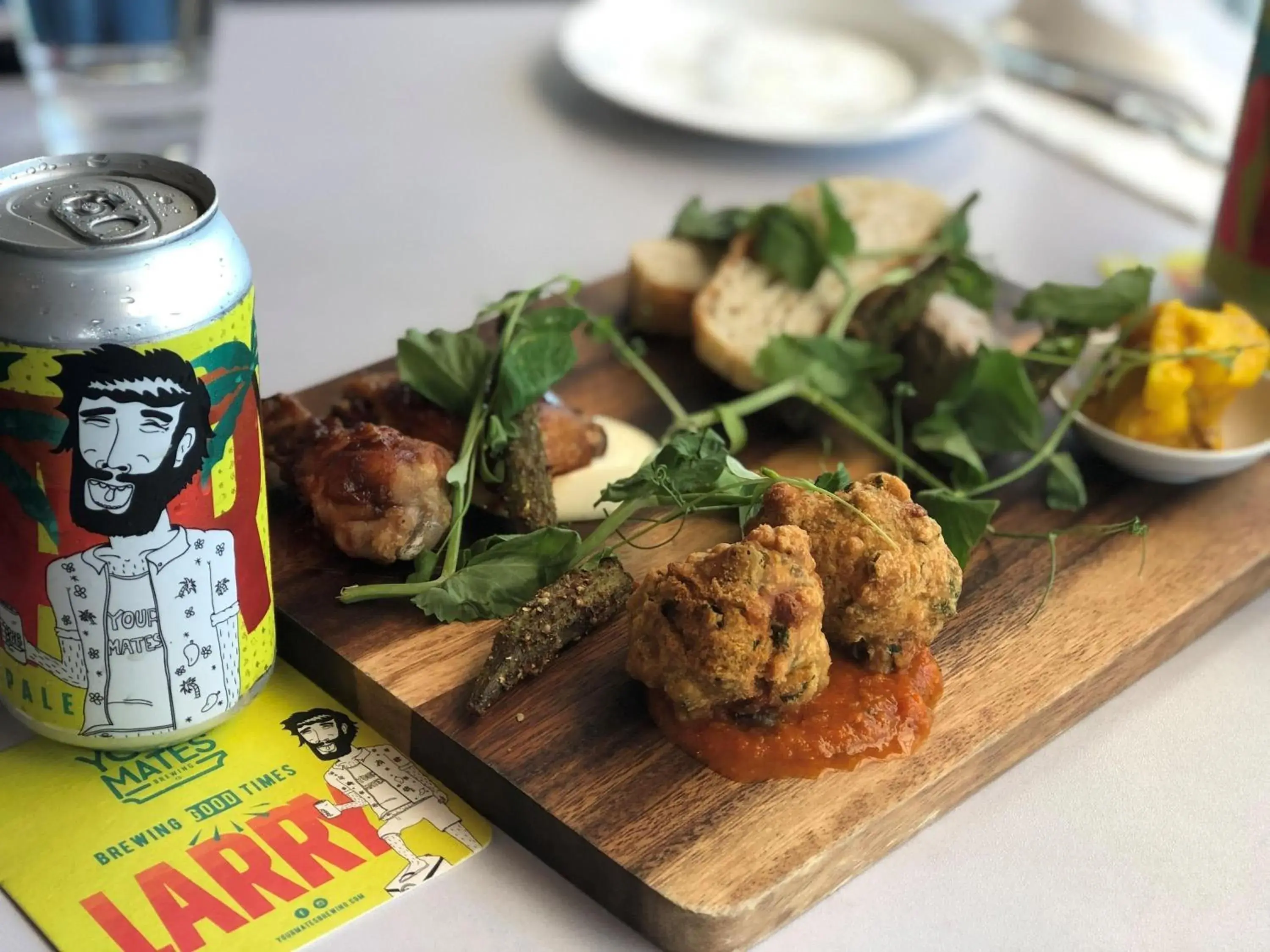 Lounge or bar in Mercure Sunshine Coast Kawana Waters Lounge or bar in Mercure Sunshine Coast Kawana Waters