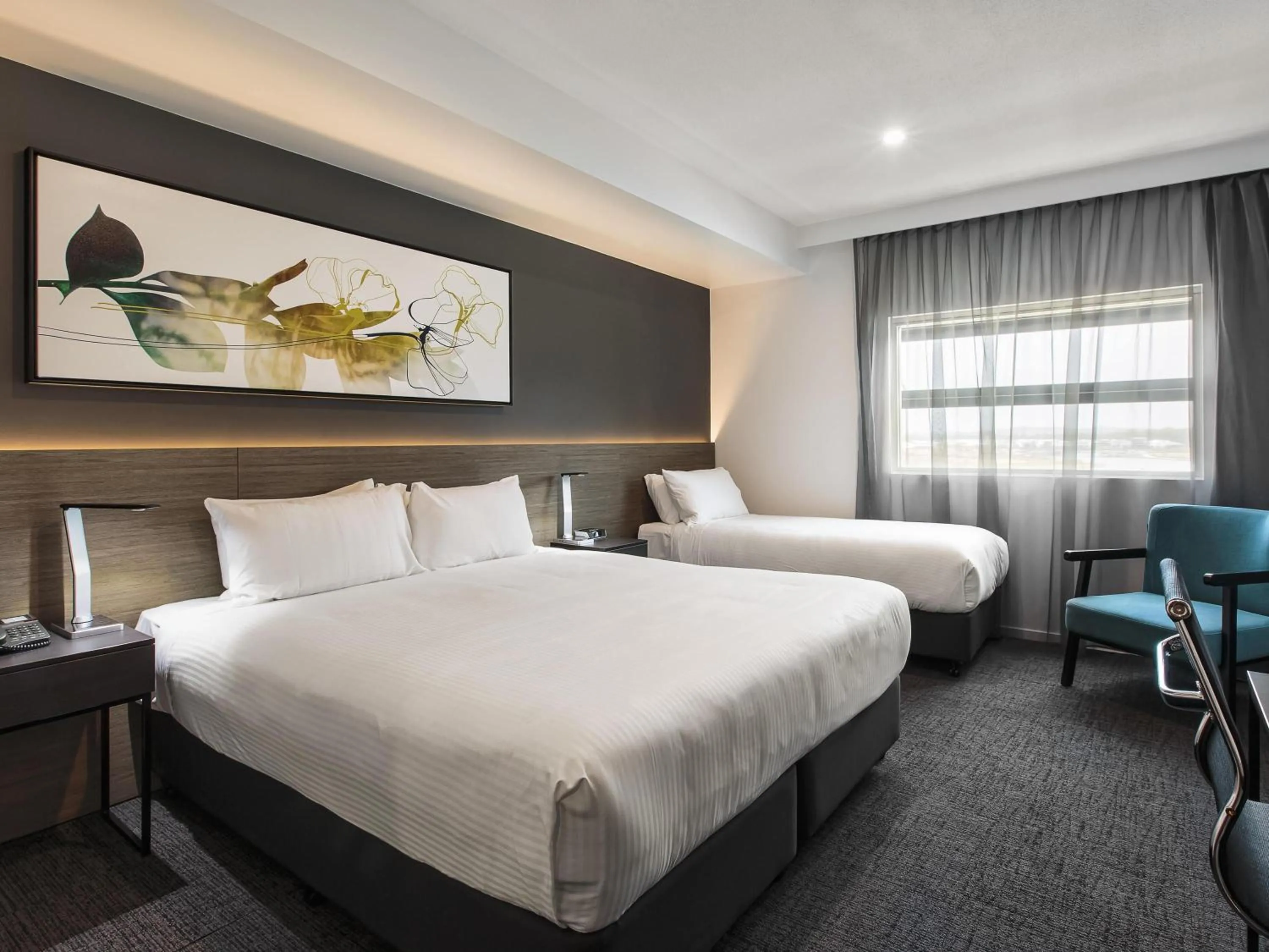 Bedroom, Bed in Mercure Sunshine Coast Kawana Waters