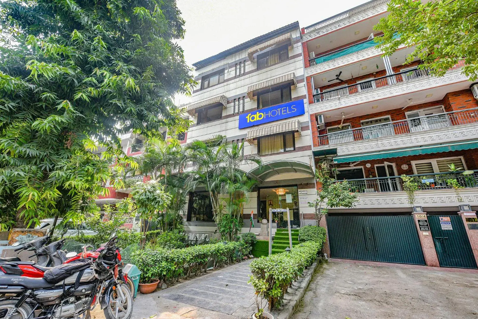 Property building in FabHotel Aashraye Property building in FabHotel Aashraye