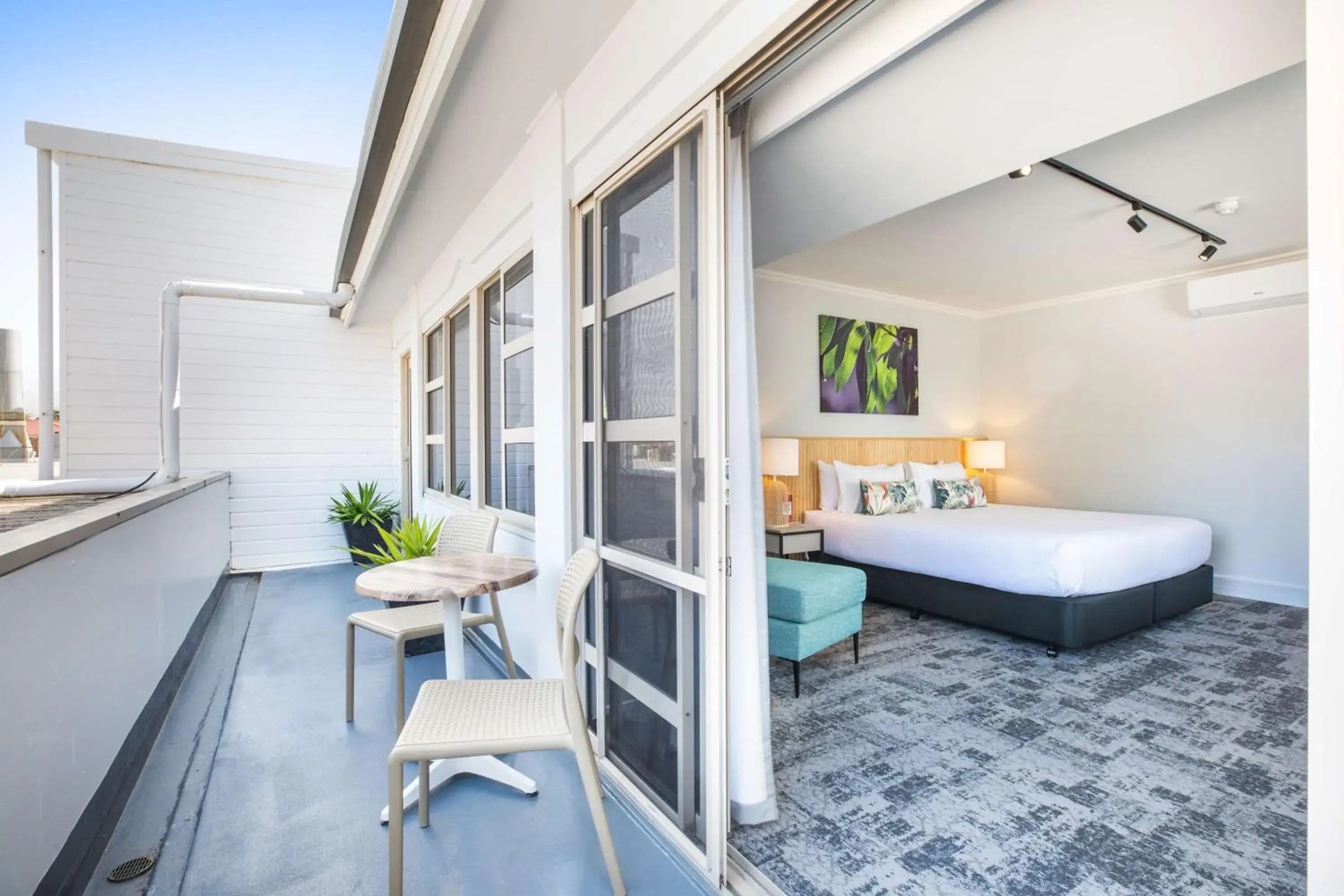 Photo of the whole room, Bed in Nightcap at Hotel Victor Photo of the whole room, Bed in Nightcap at Hotel Victor