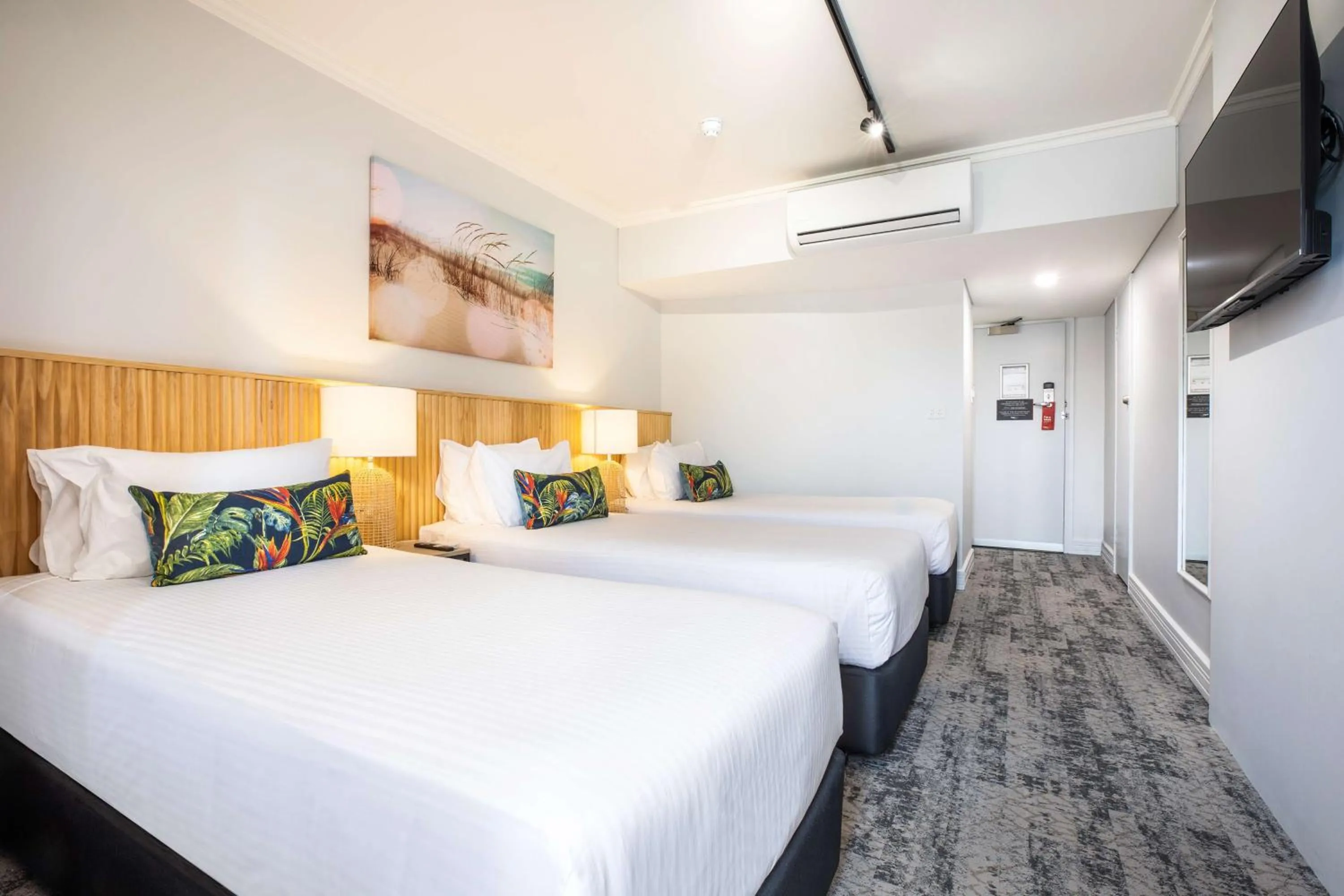 Bedroom, Bed in Nightcap at Hotel Victor