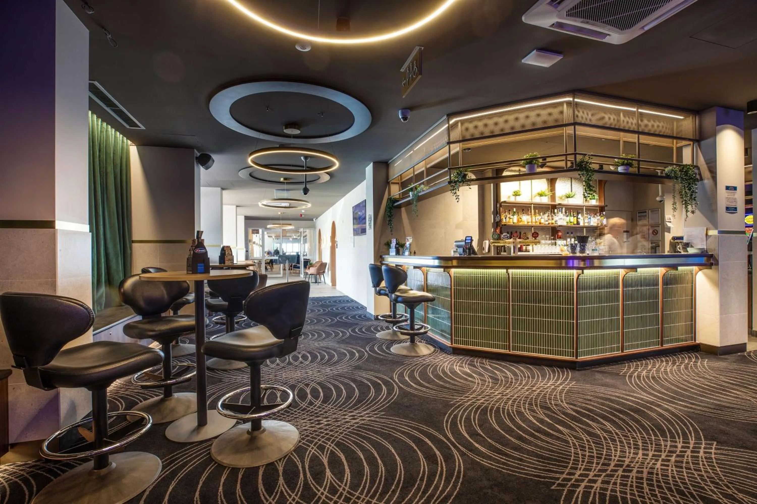 Food and drinks in Nightcap at Hotel Victor