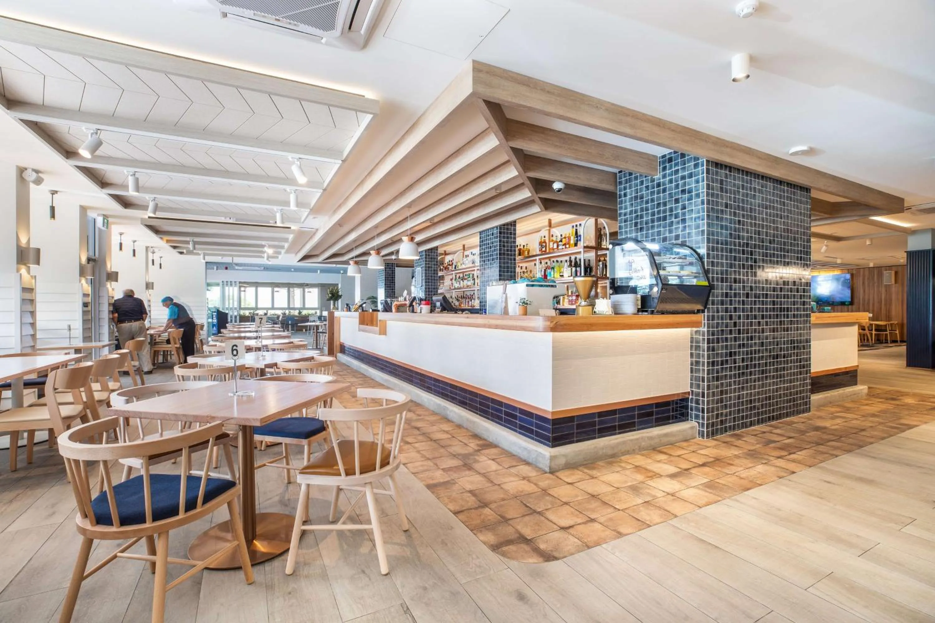 Food and drinks in Nightcap at Hotel Victor