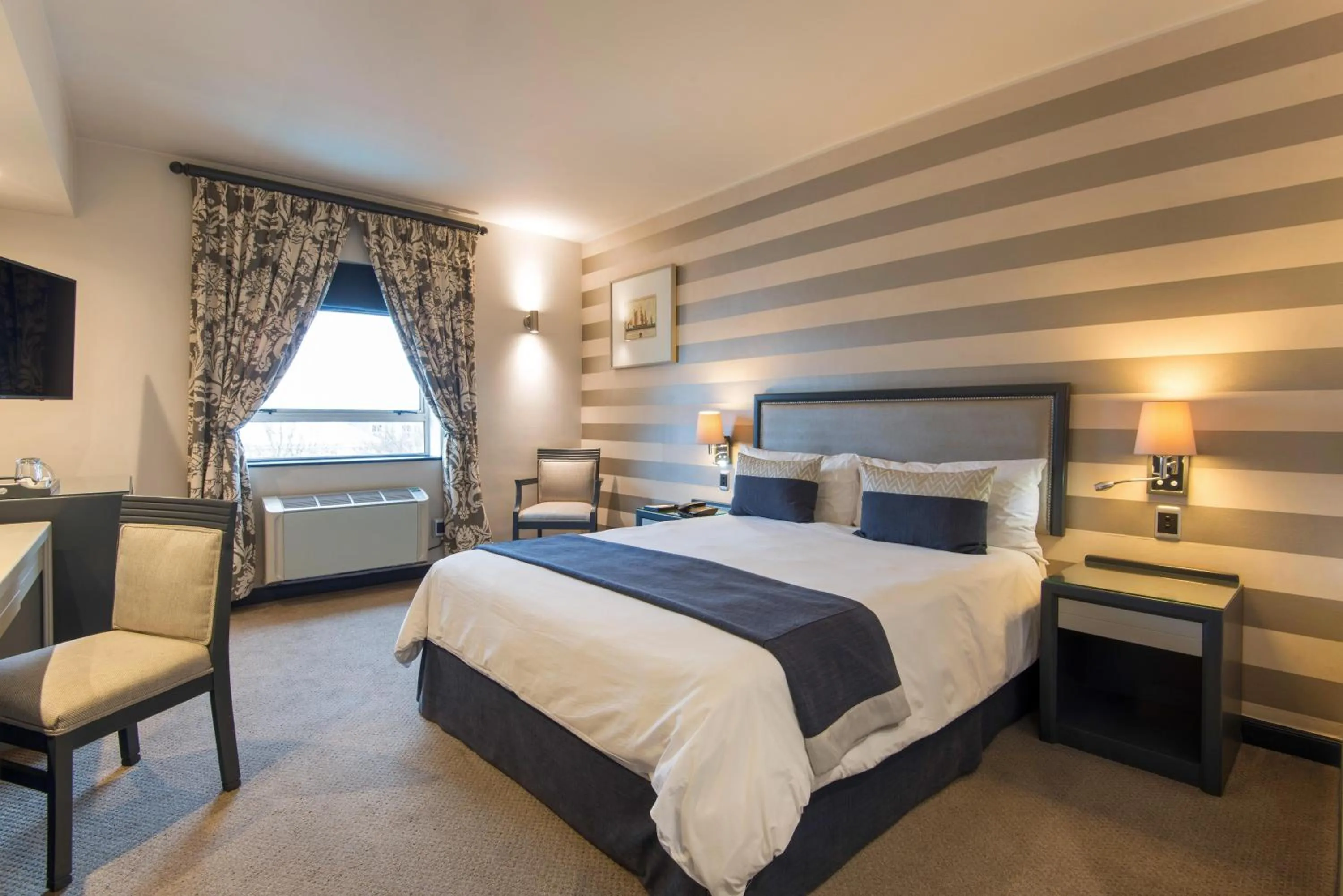 Photo of the whole room, Bed in The Portswood Hotel