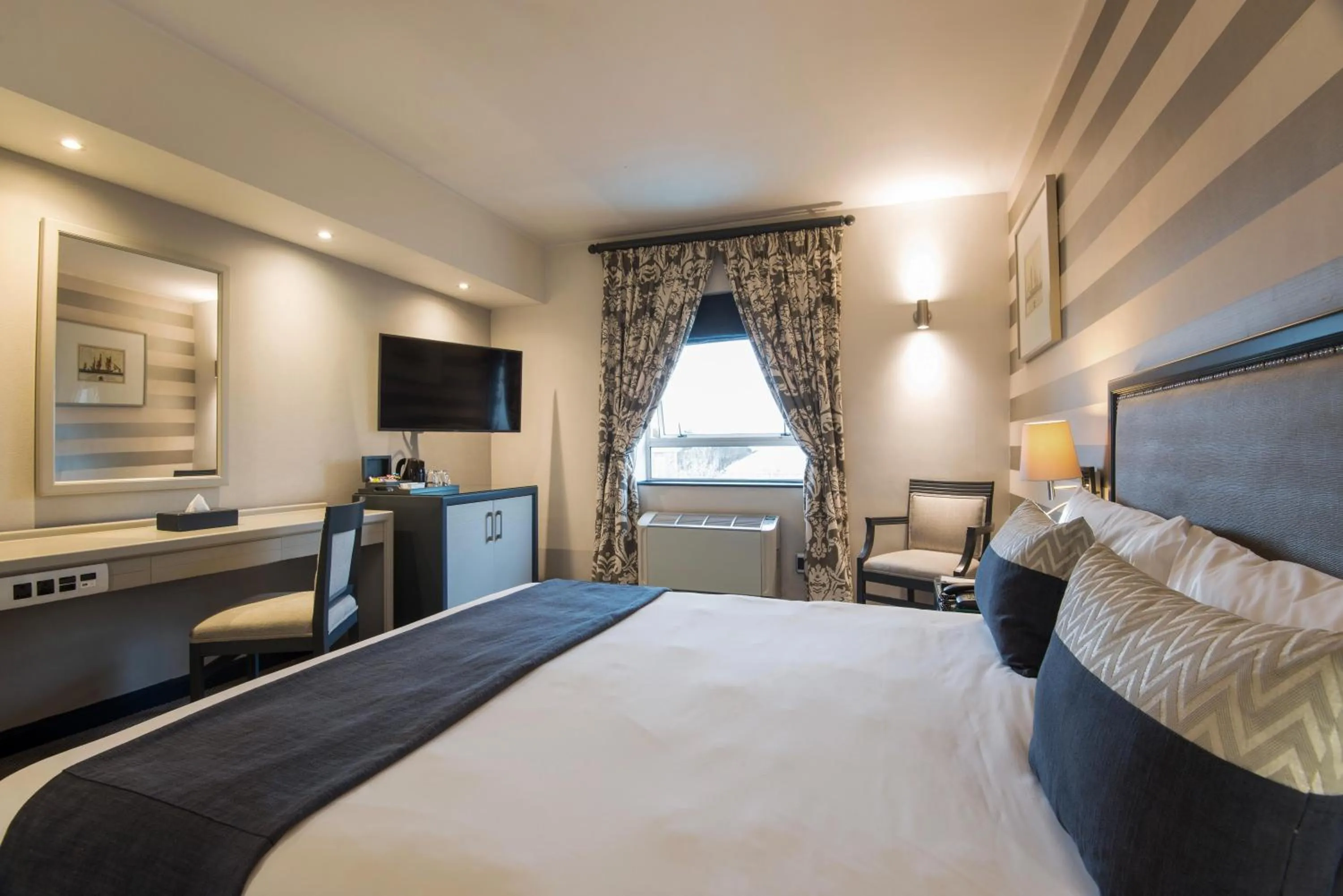 Photo of the whole room, Bed in The Portswood Hotel