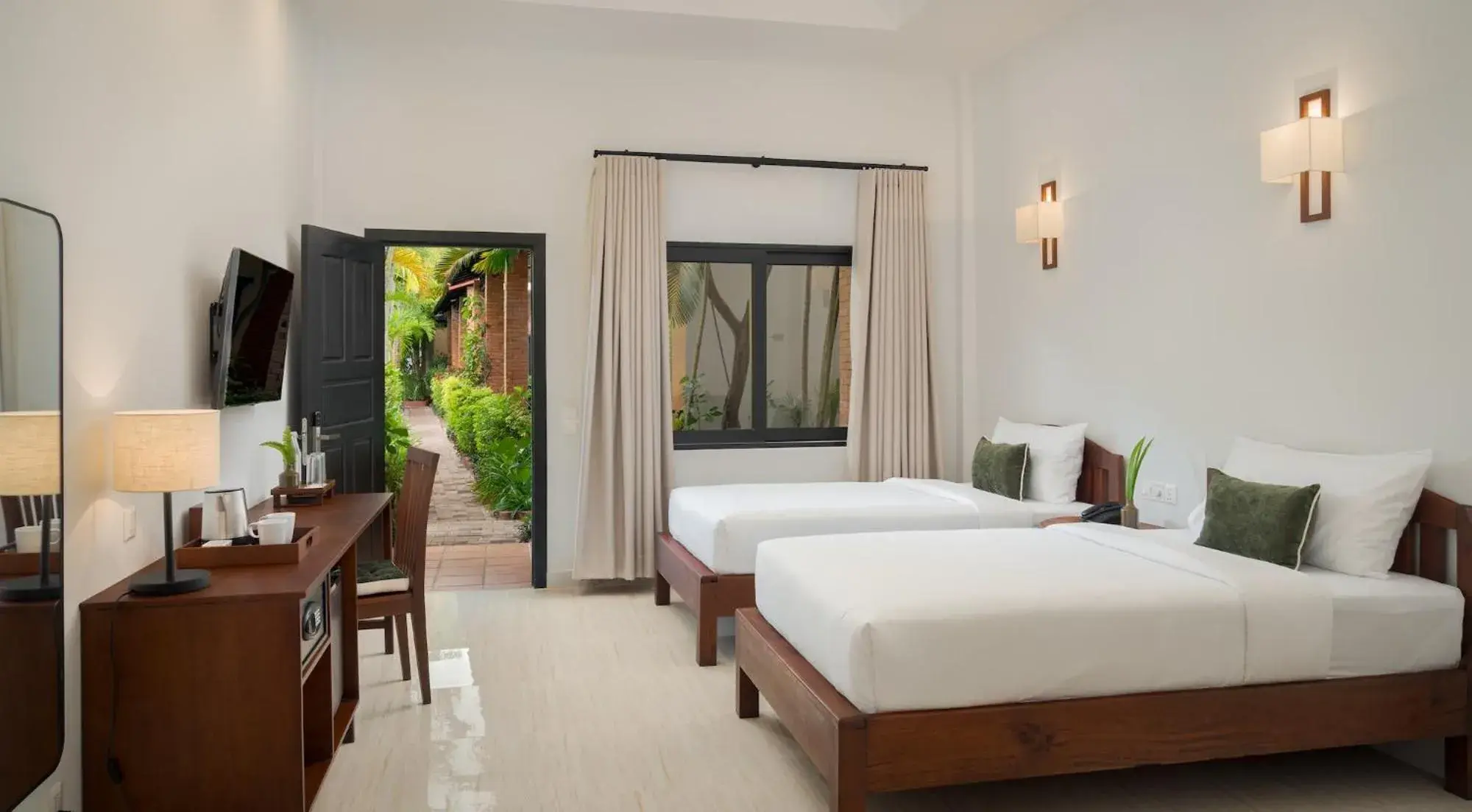 Deluxe Twin Room in Green Morodoc Garden Hotel Deluxe Twin Room in Green Morodoc Garden Hotel