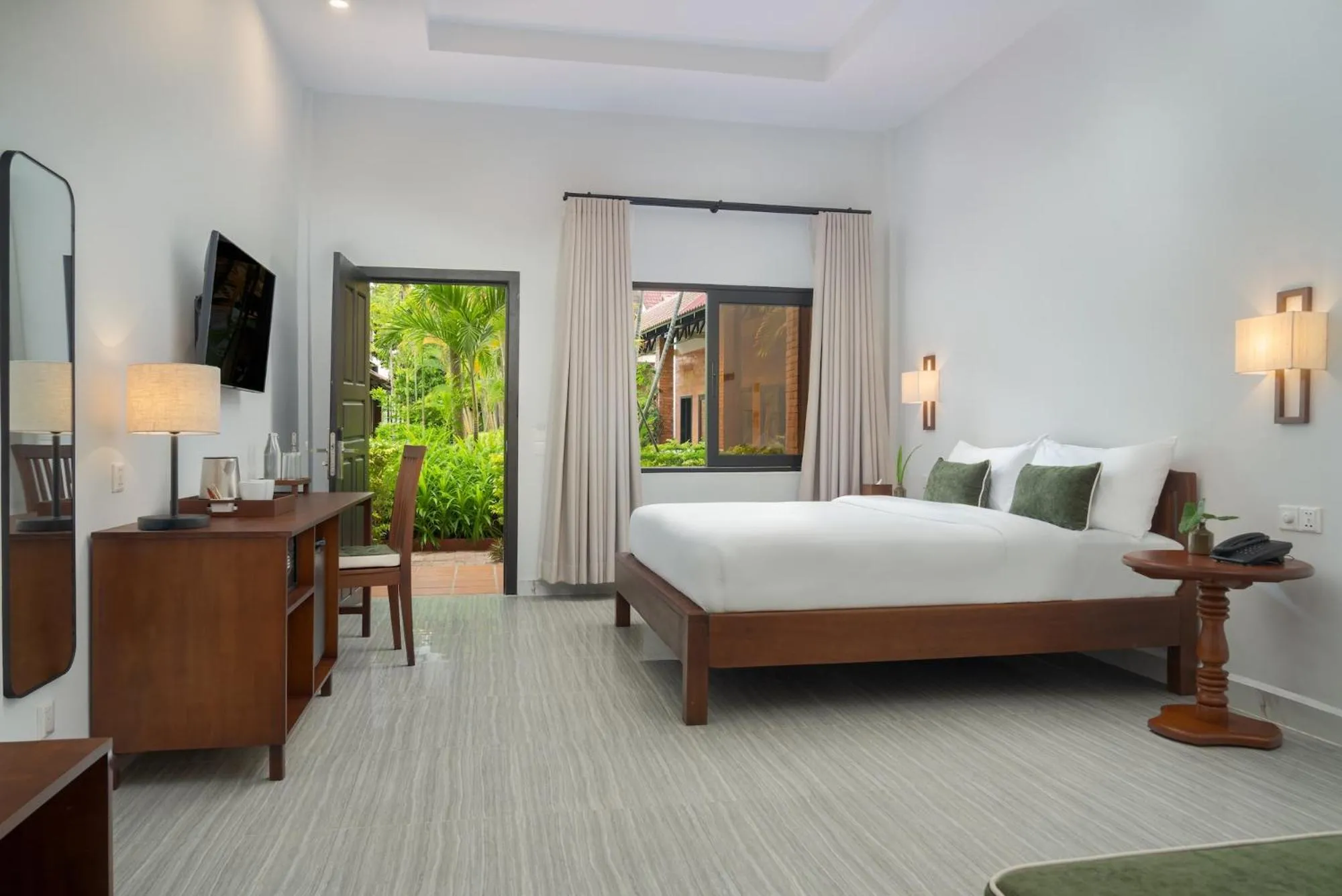 Deluxe Double Room in Green Morodoc Garden Hotel