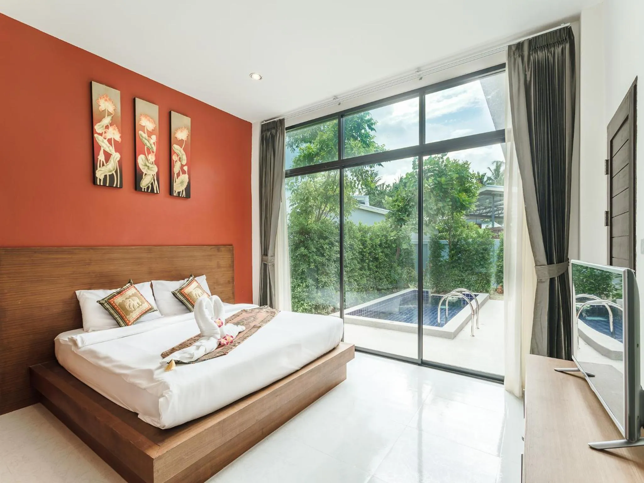 Bed in Boutique Pool Villa