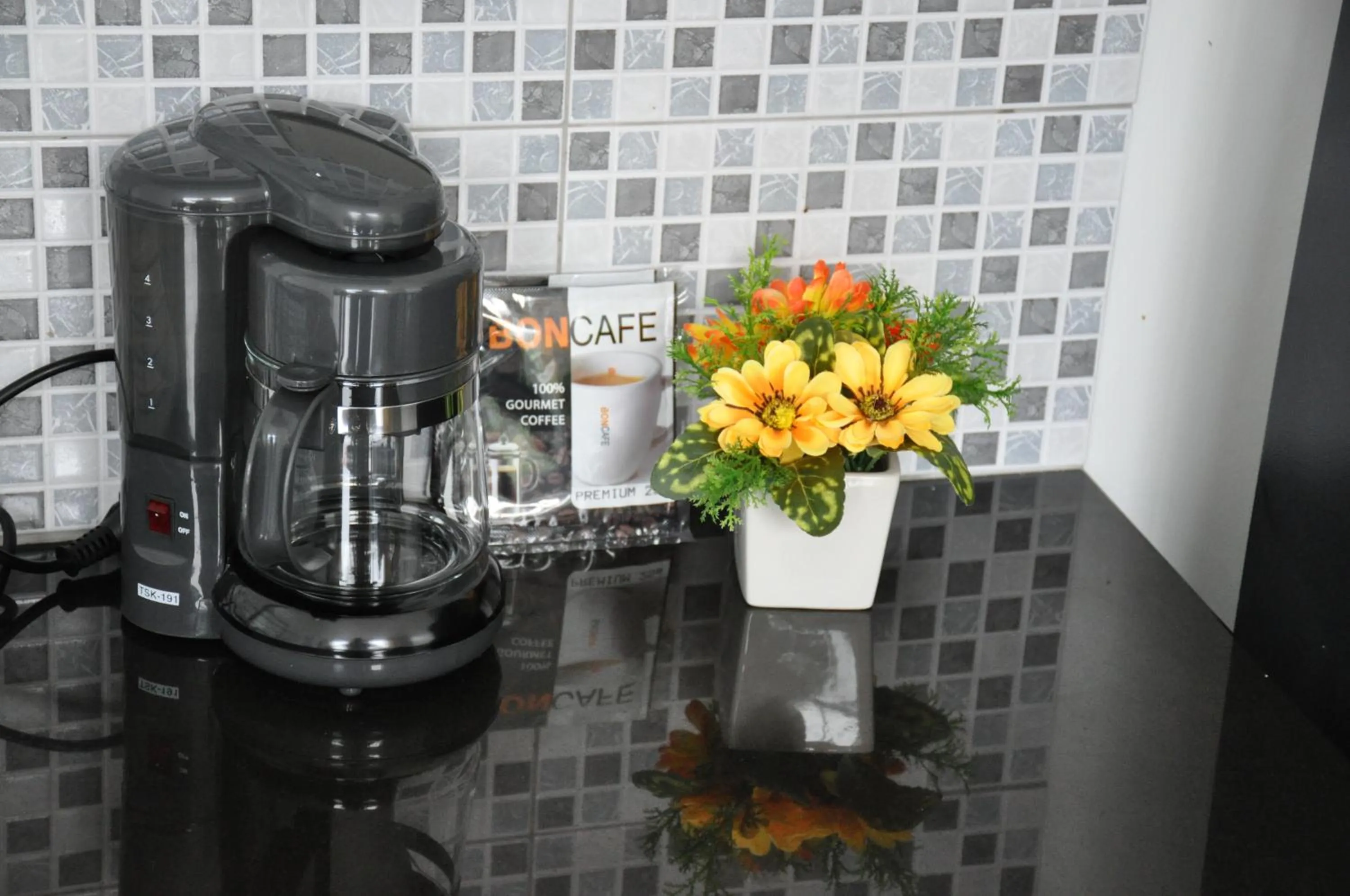 Coffee/tea facilities in Boutique Pool Villa