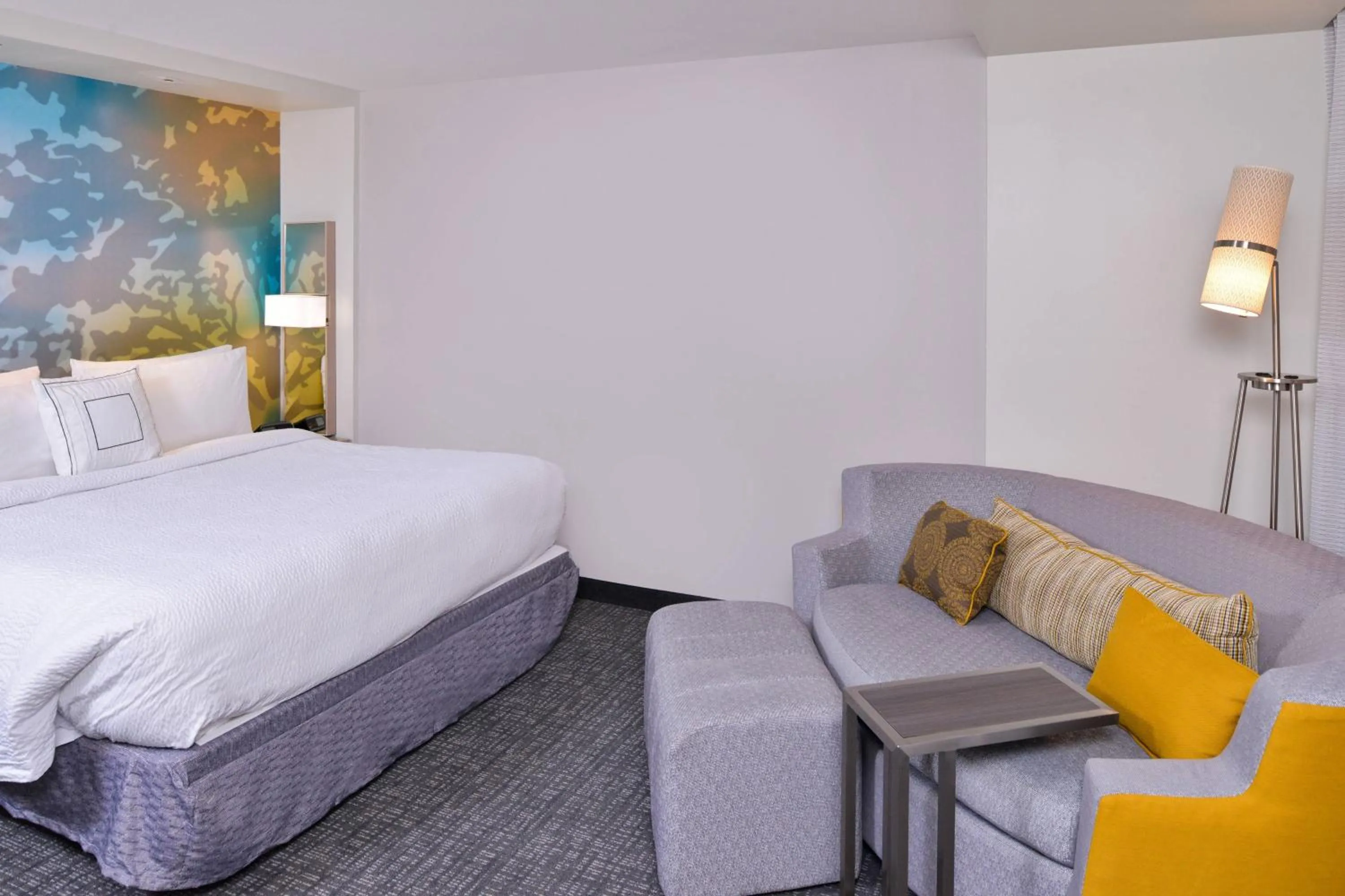 Photo of the whole room, Bed in Courtyard by Marriott Columbus Grove City