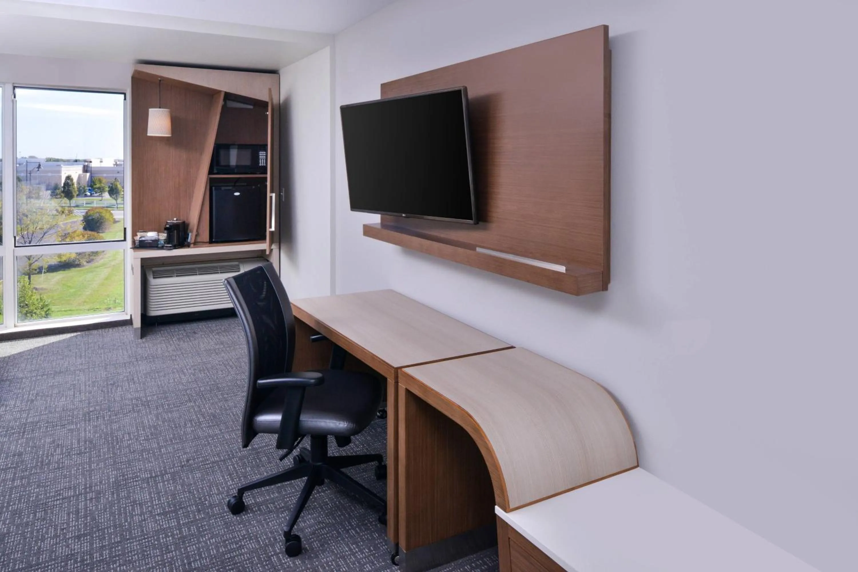 Photo of the whole room in Courtyard by Marriott Columbus Grove City