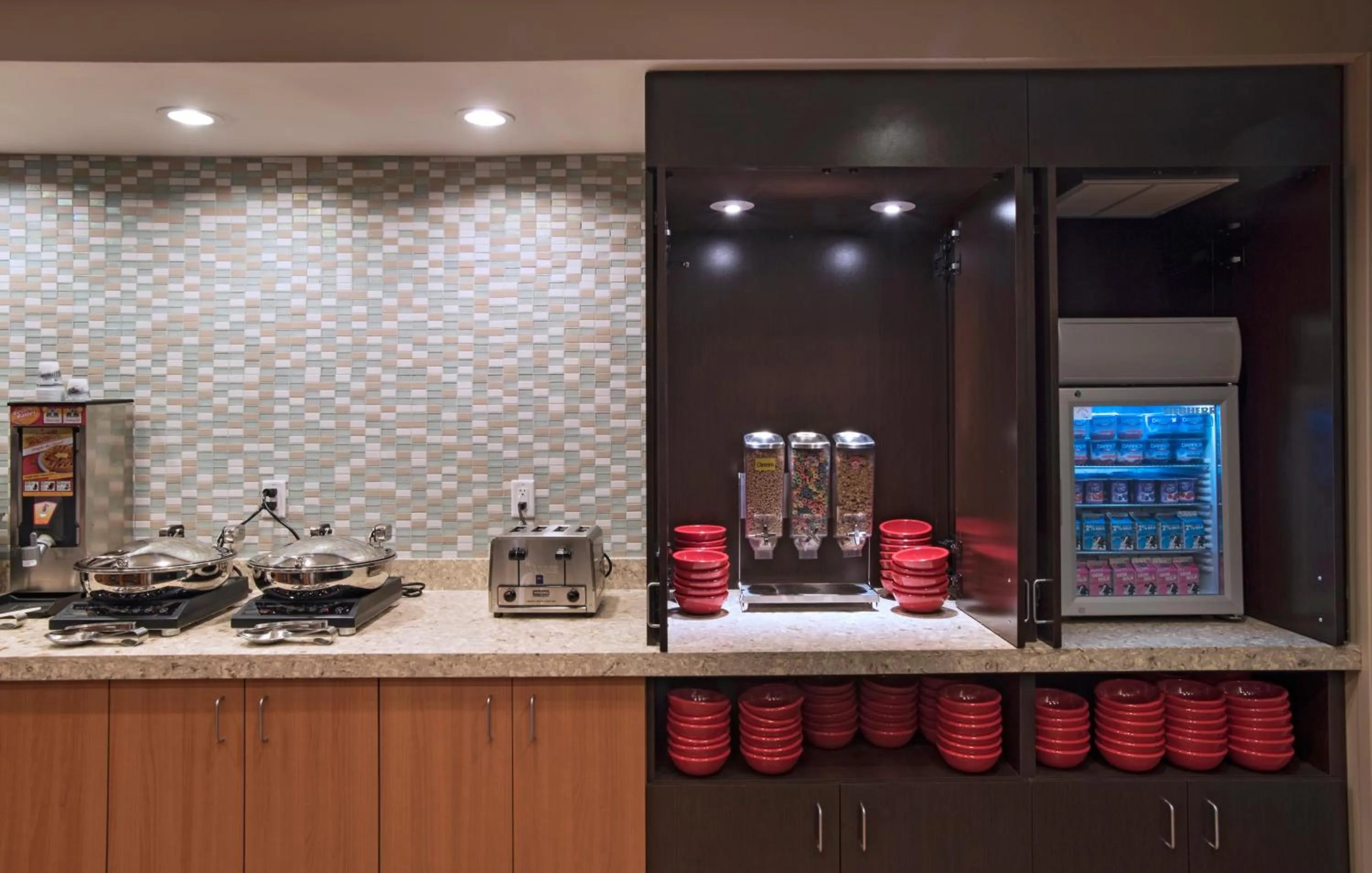 Breakfast in TownePlace Suites by Marriott Des Moines West/Jordan Creek